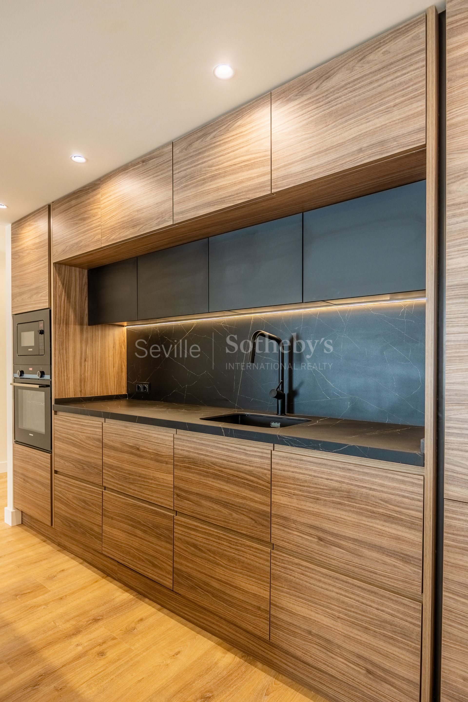 Brand new contemporary design apartment in Muñoz y Olivé