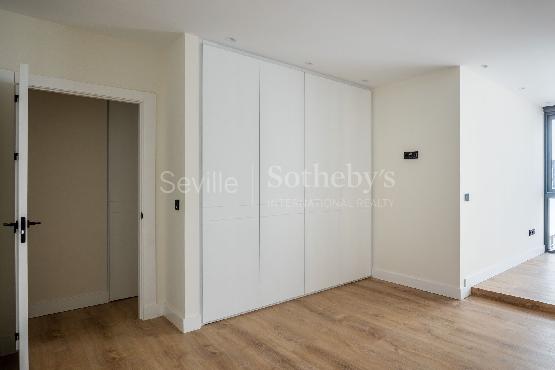 Brand new contemporary design apartment in Muñoz y Olivé