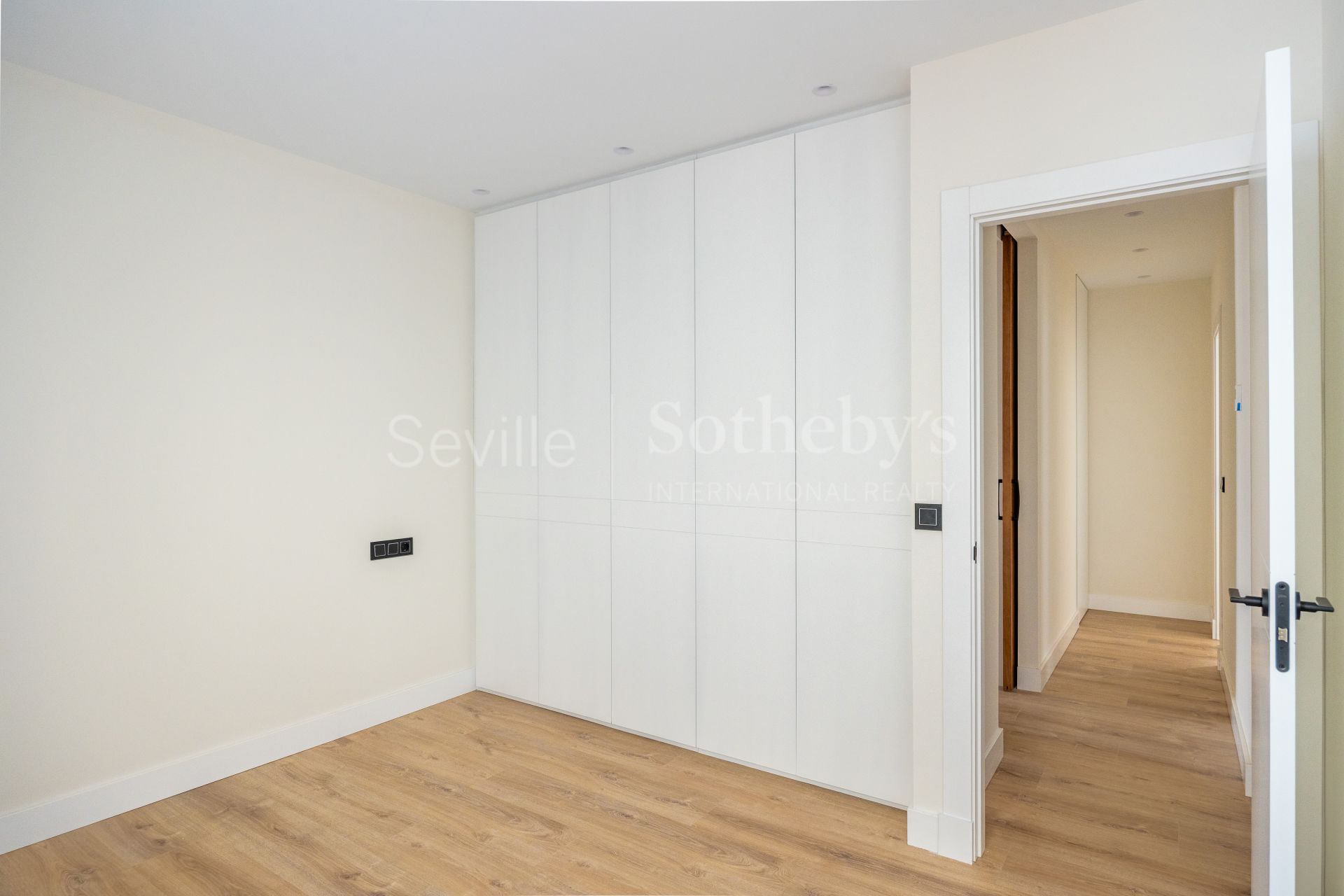 Brand new contemporary design apartment in Muñoz y Olivé