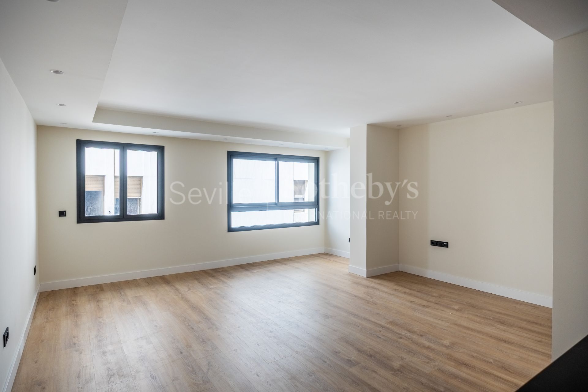 Brand new contemporary design apartment in Muñoz y Olivé