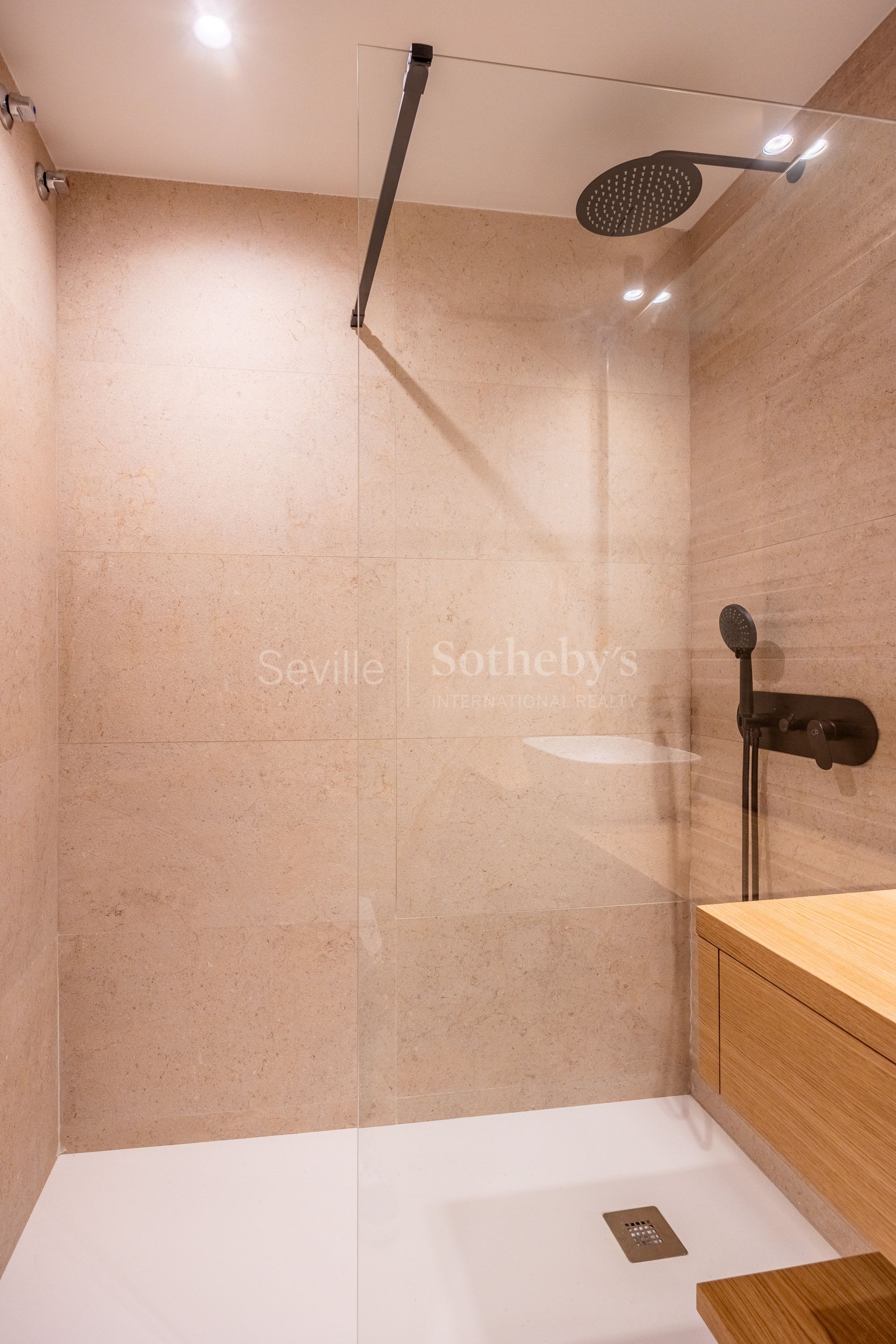 Brand new contemporary design apartment in Muñoz y Olivé