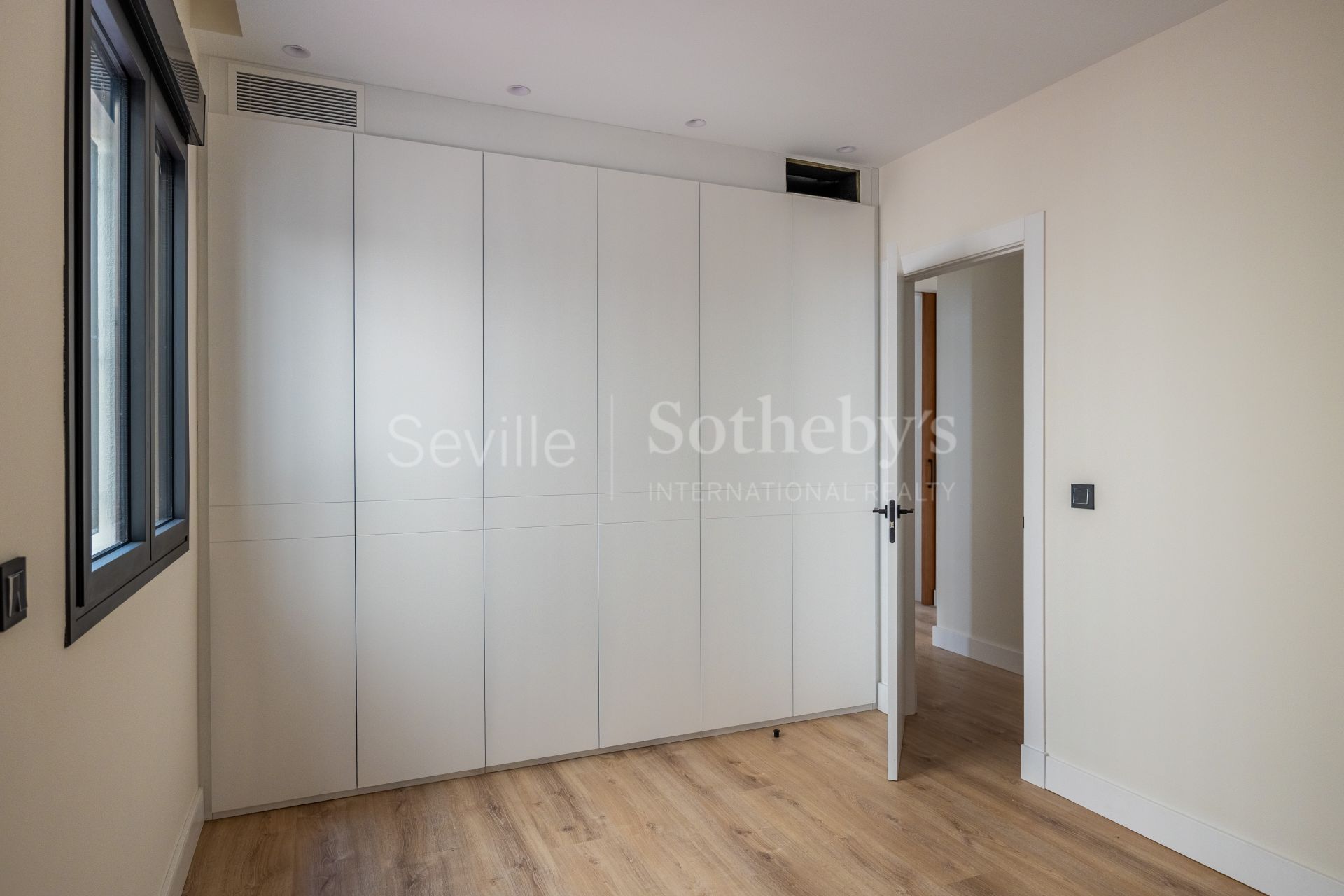 Brand new contemporary design apartment in Muñoz y Olivé