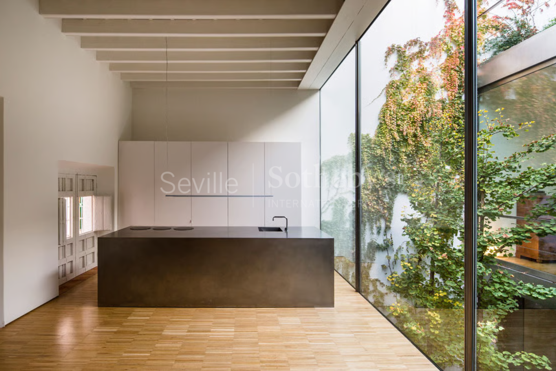 Residence with garden and swimming pool in the heart of Seville’s Historic Center