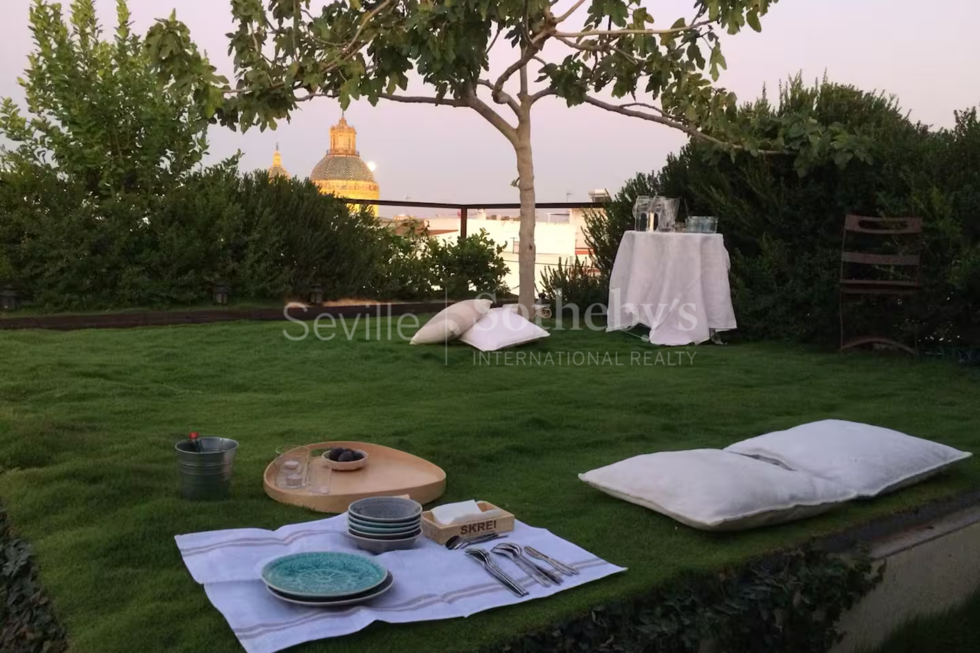 Residence with garden and swimming pool in the heart of Seville’s Historic Center