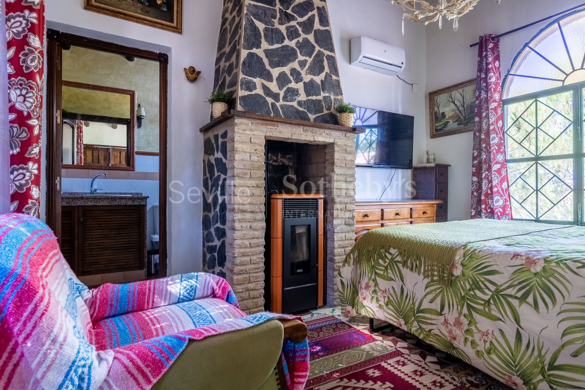 Recreational estate in a natural park with panoramic views and privacy