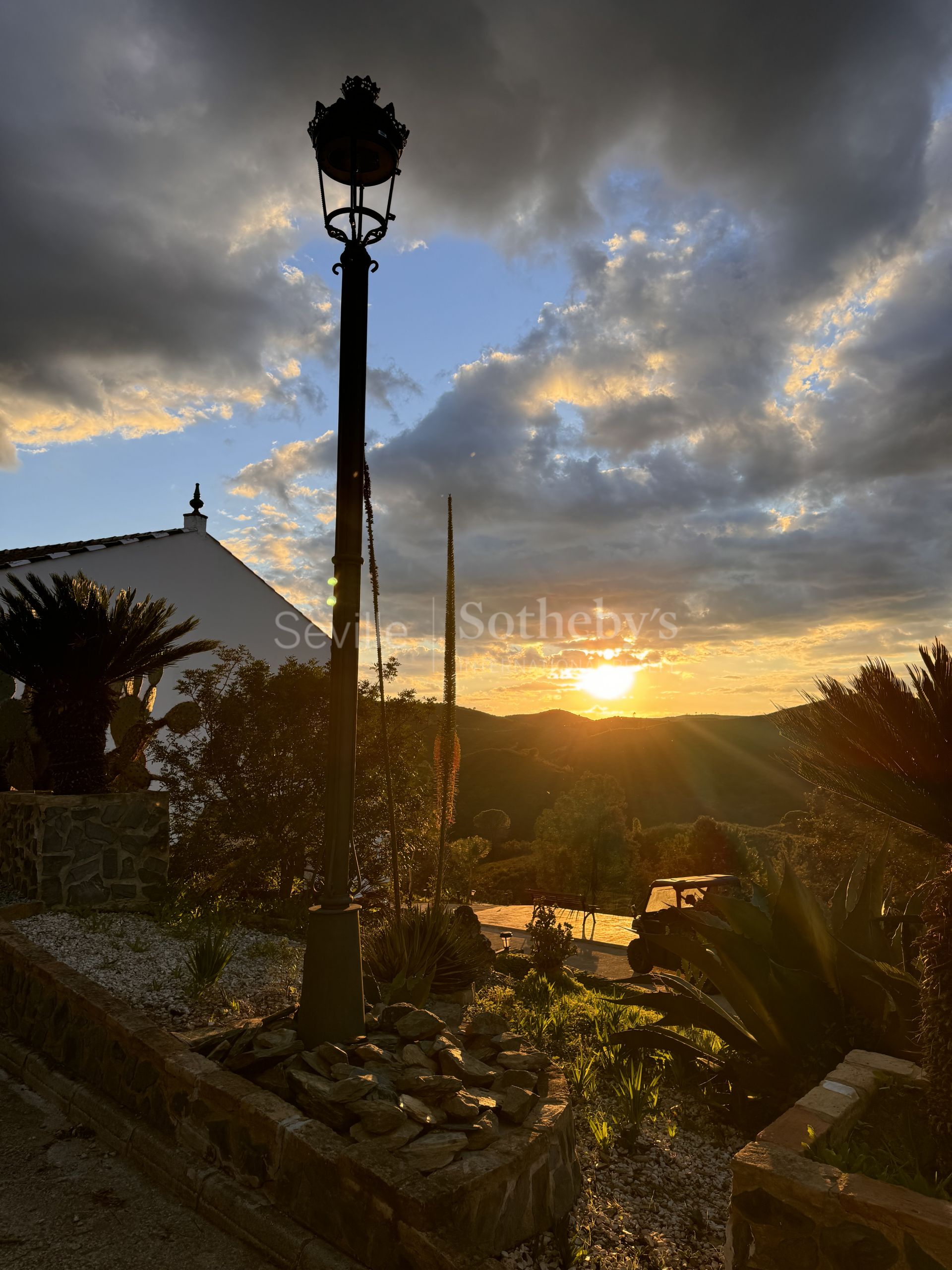 Recreational estate in a natural park with panoramic views and privacy