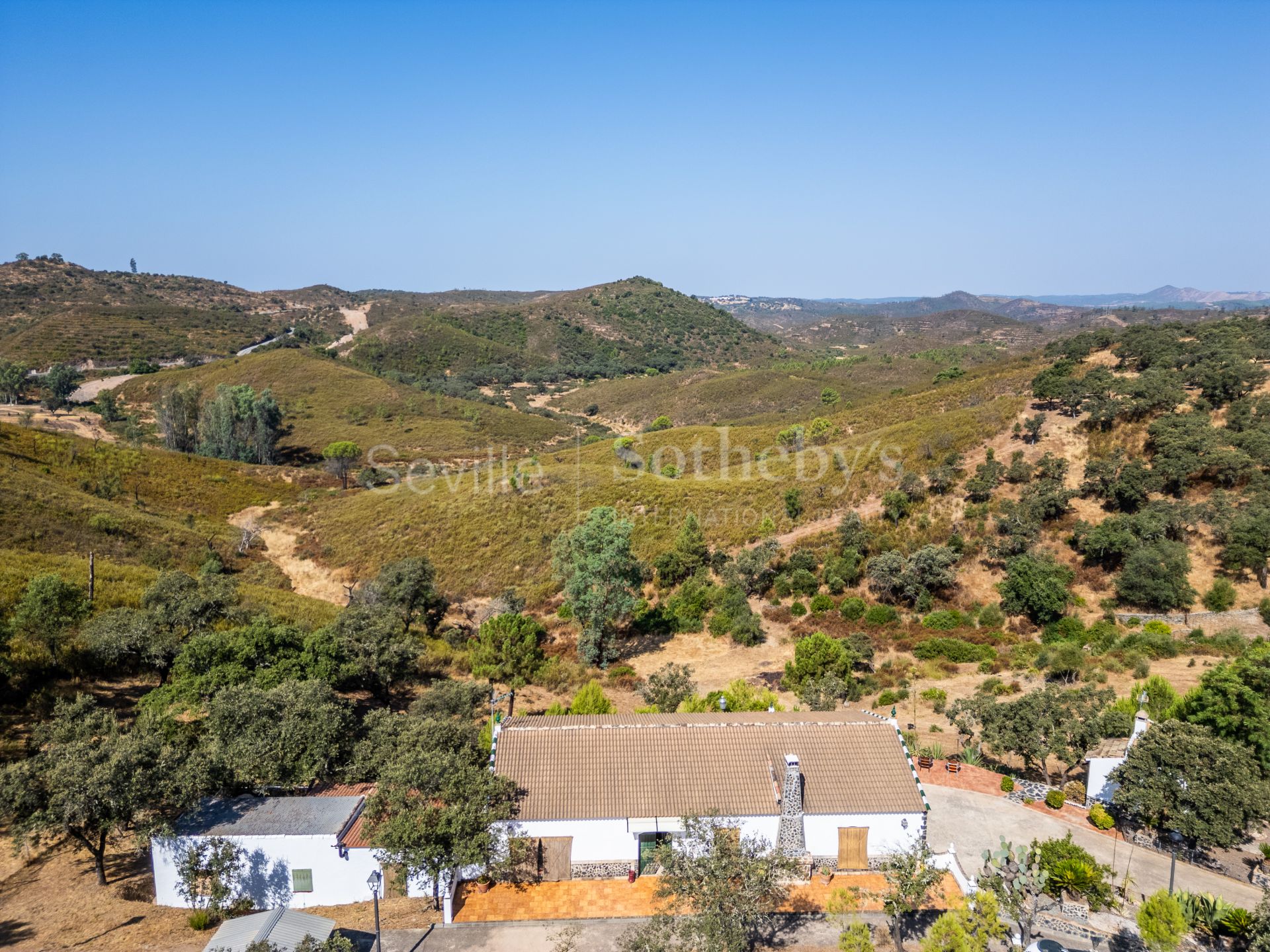 Recreational estate in a natural park with panoramic views and privacy