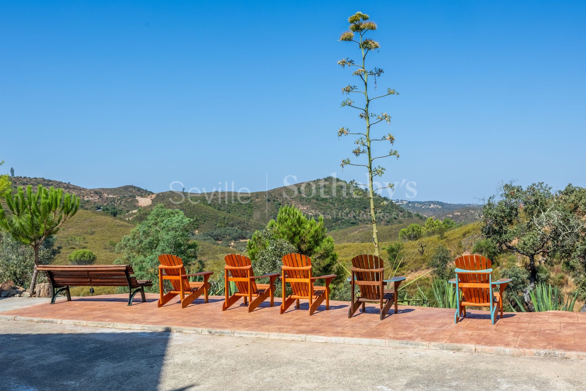 Recreational estate in a natural park with panoramic views and privacy