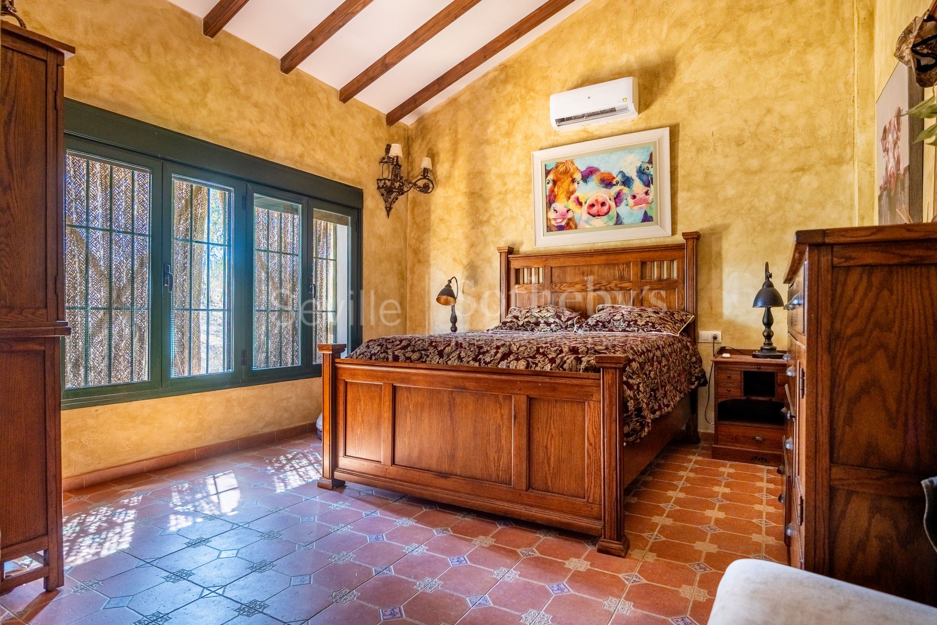 Recreational estate in a natural park with panoramic views and privacy