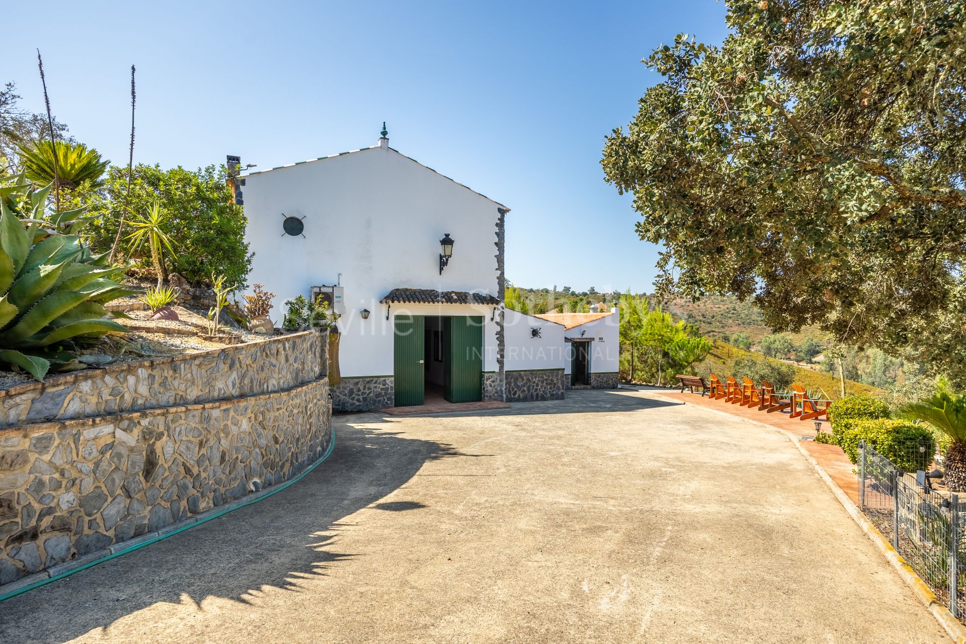 Recreational estate in a natural park with panoramic views and privacy