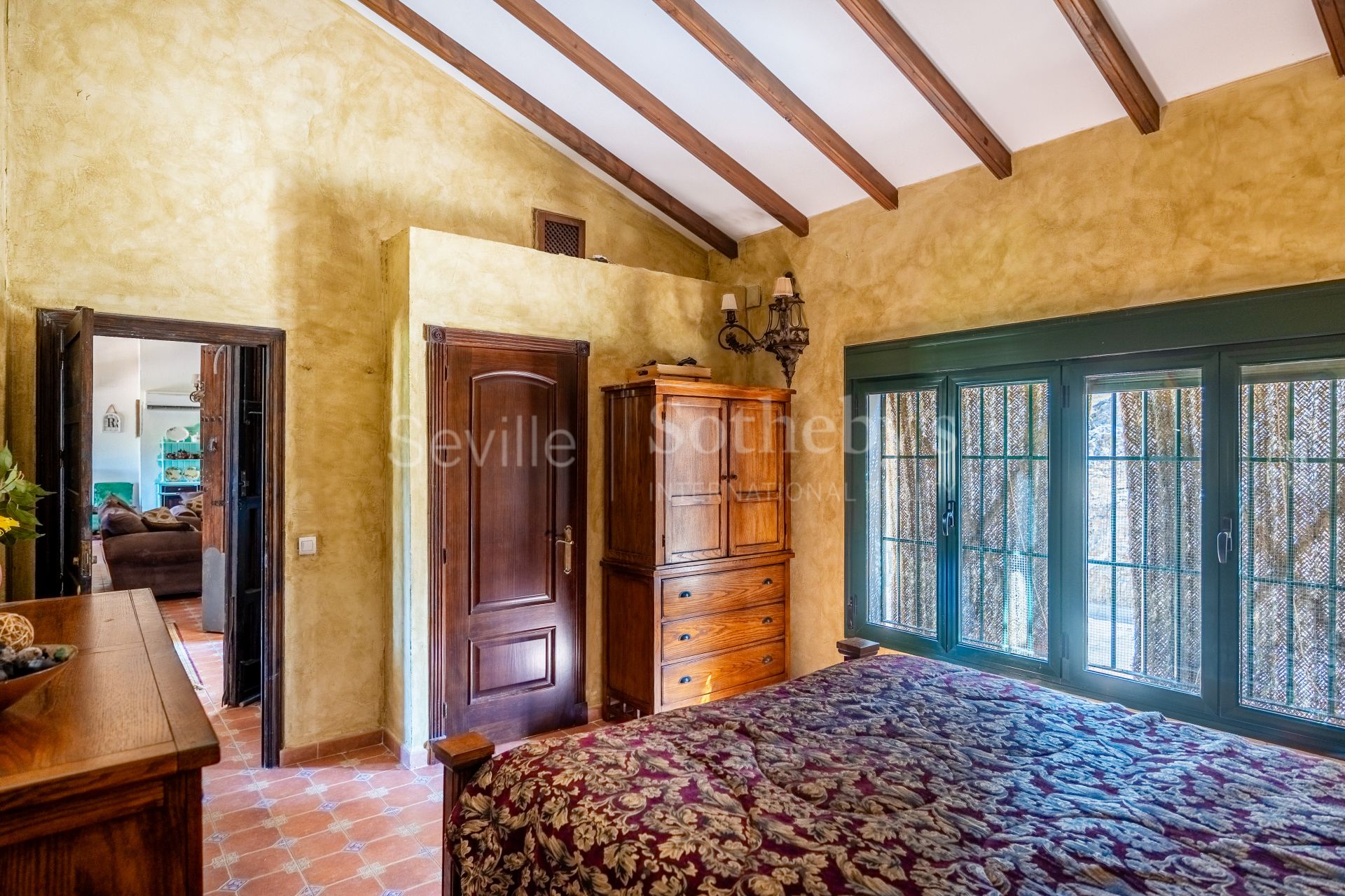 Recreational estate in a natural park with panoramic views and privacy