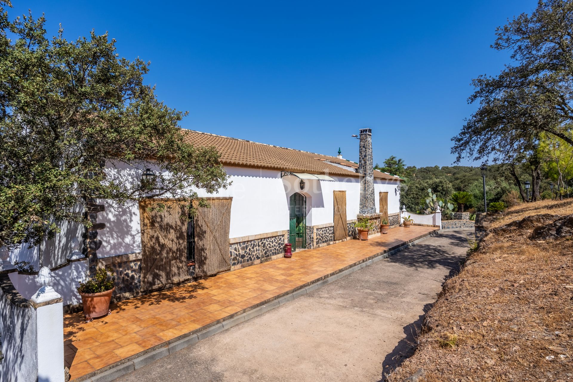 Recreational estate in a natural park with panoramic views and privacy