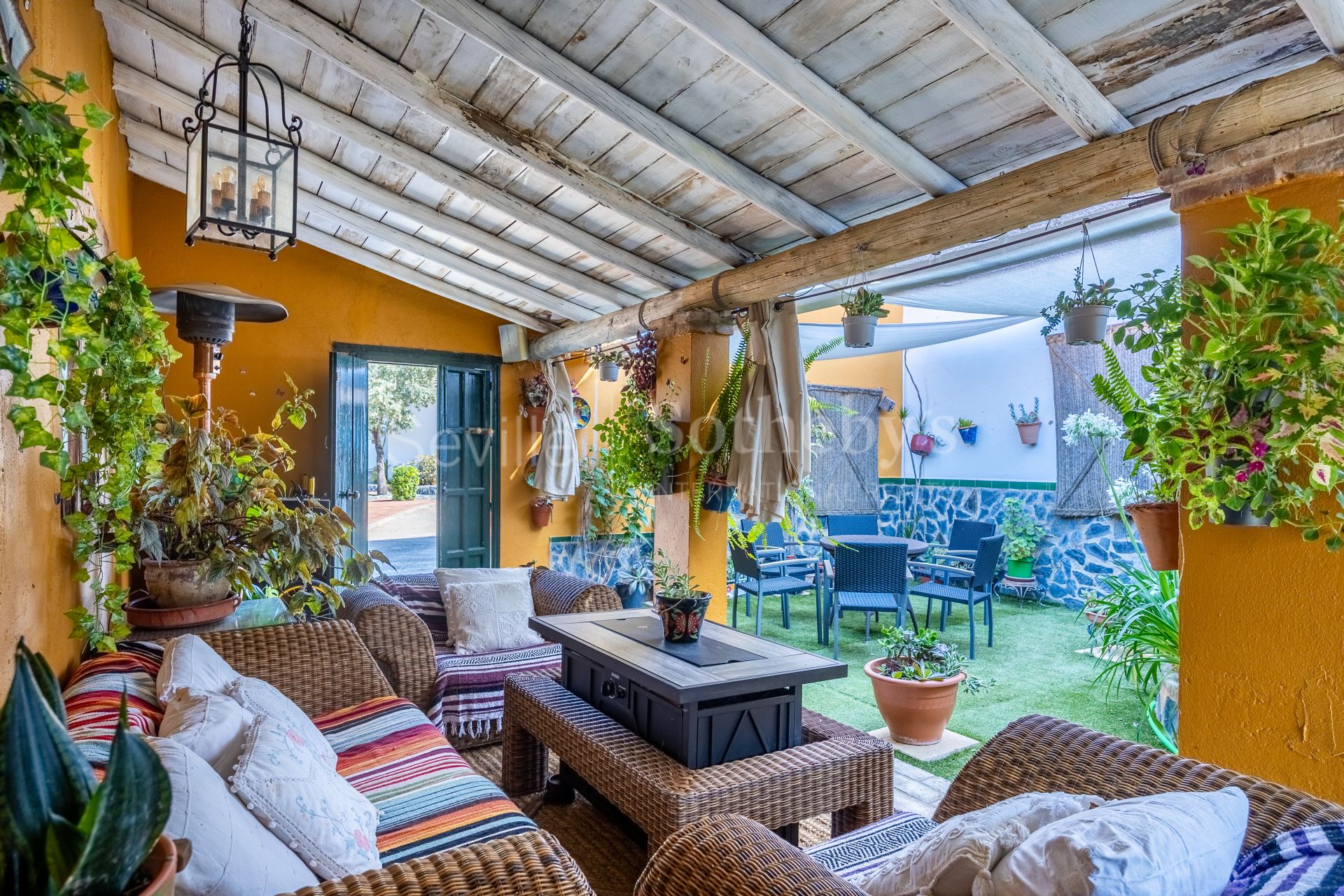 Recreational estate in a natural park with panoramic views and privacy