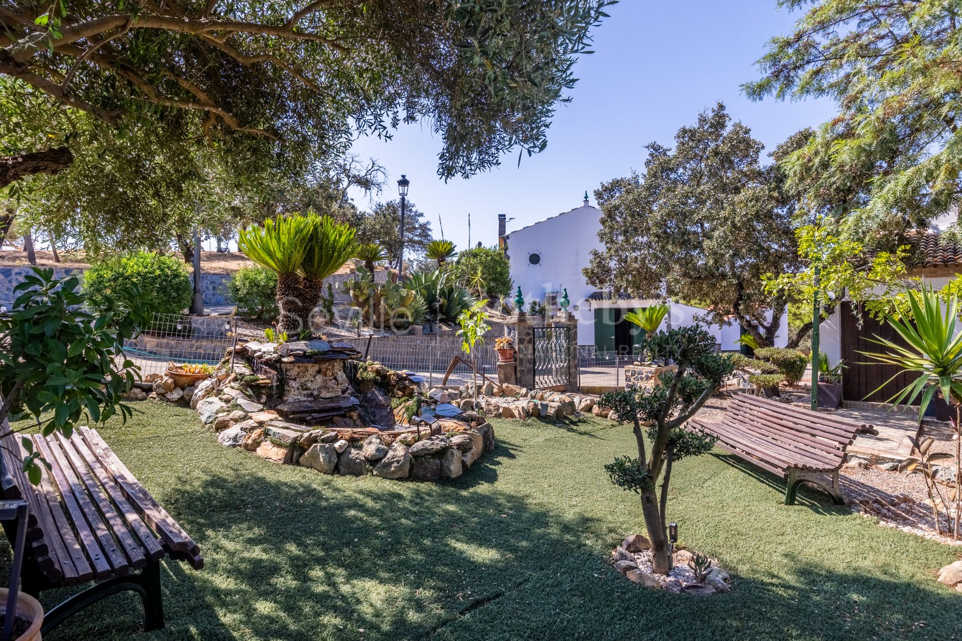 Recreational estate in a natural park with panoramic views and privacy