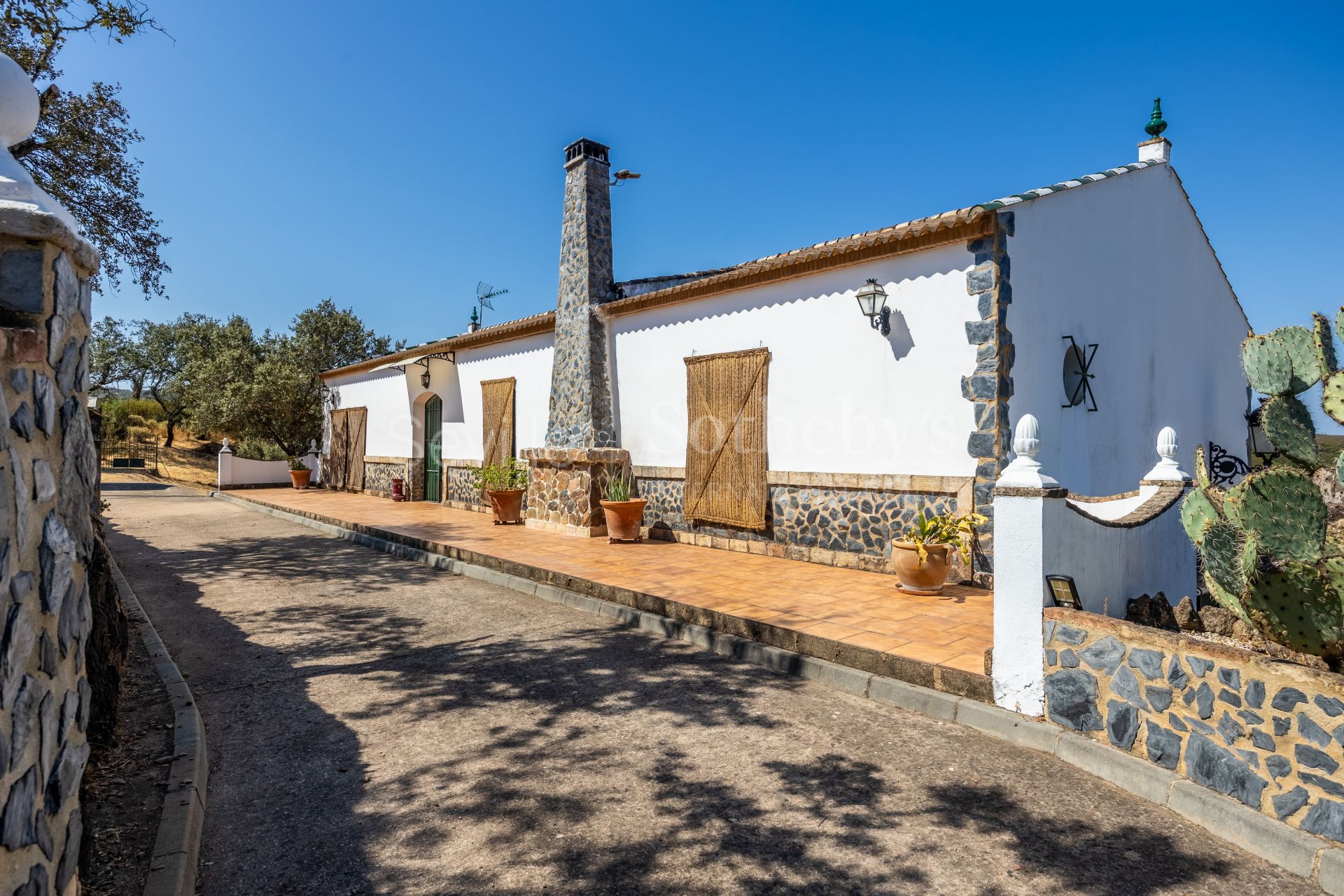 Recreational estate in a natural park with panoramic views and privacy