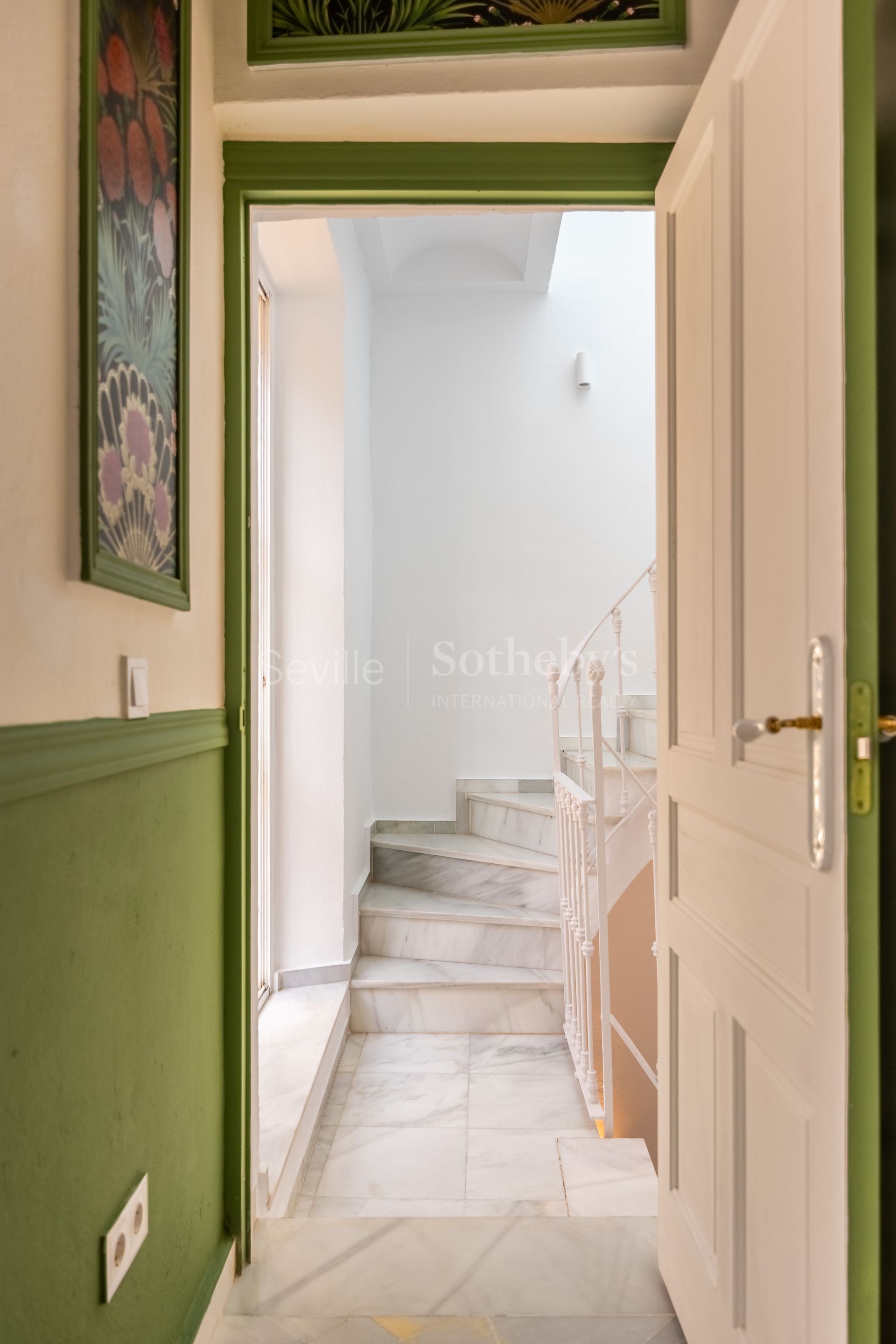 Vivienda singular con terraza y piscina con vistas al Palacio de los Marqueses de la Algaba