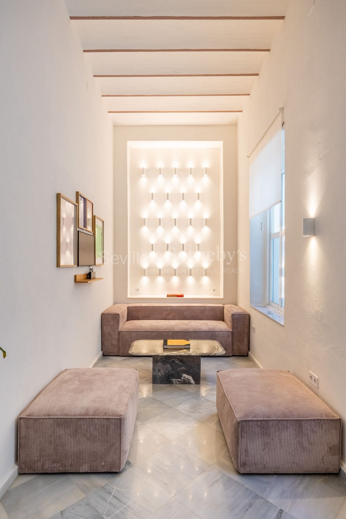 Vivienda singular con terraza y piscina con vistas al Palacio de los Marqueses de la Algaba