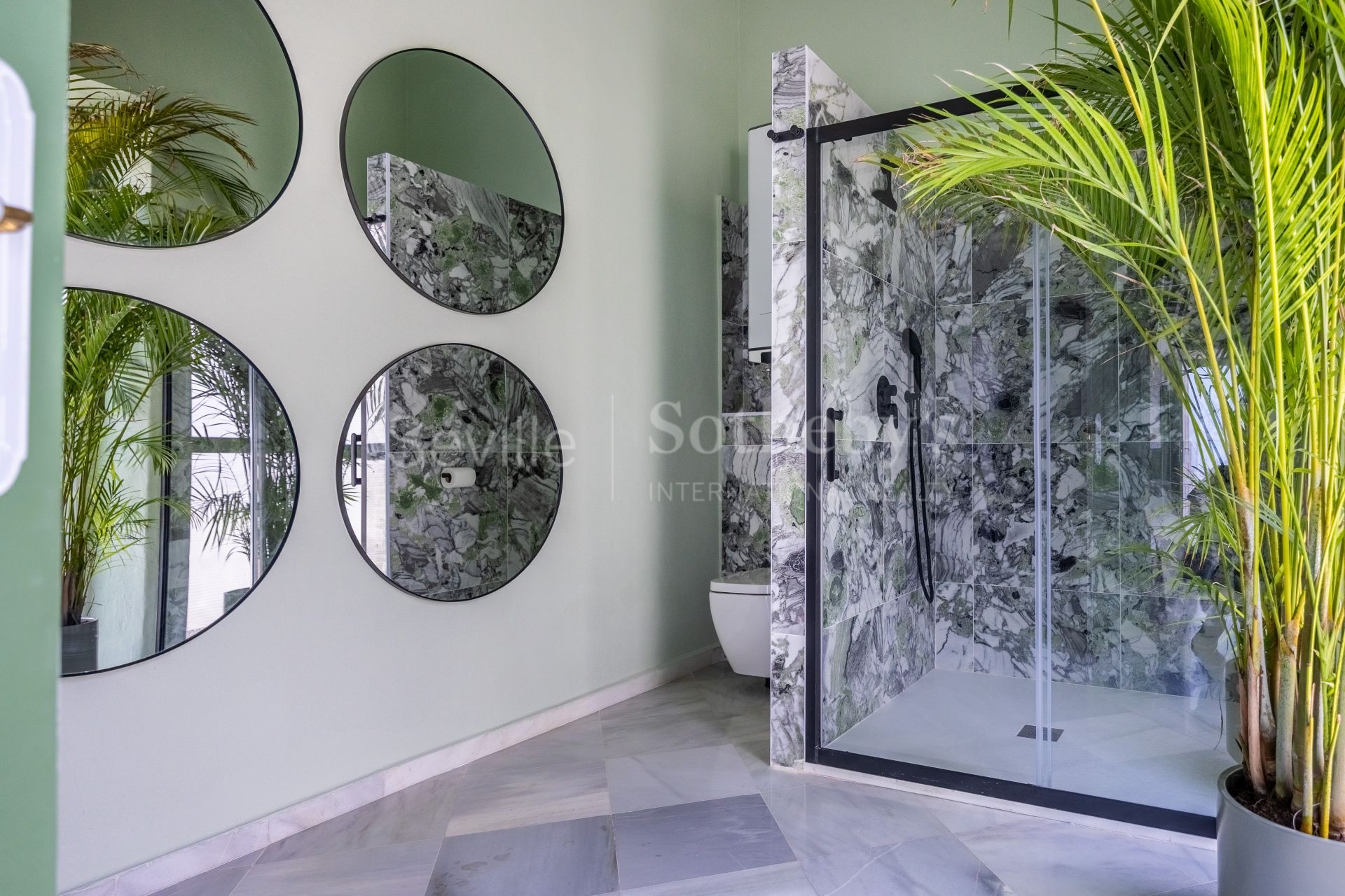 Vivienda singular con terraza y piscina con vistas al Palacio de los Marqueses de la Algaba