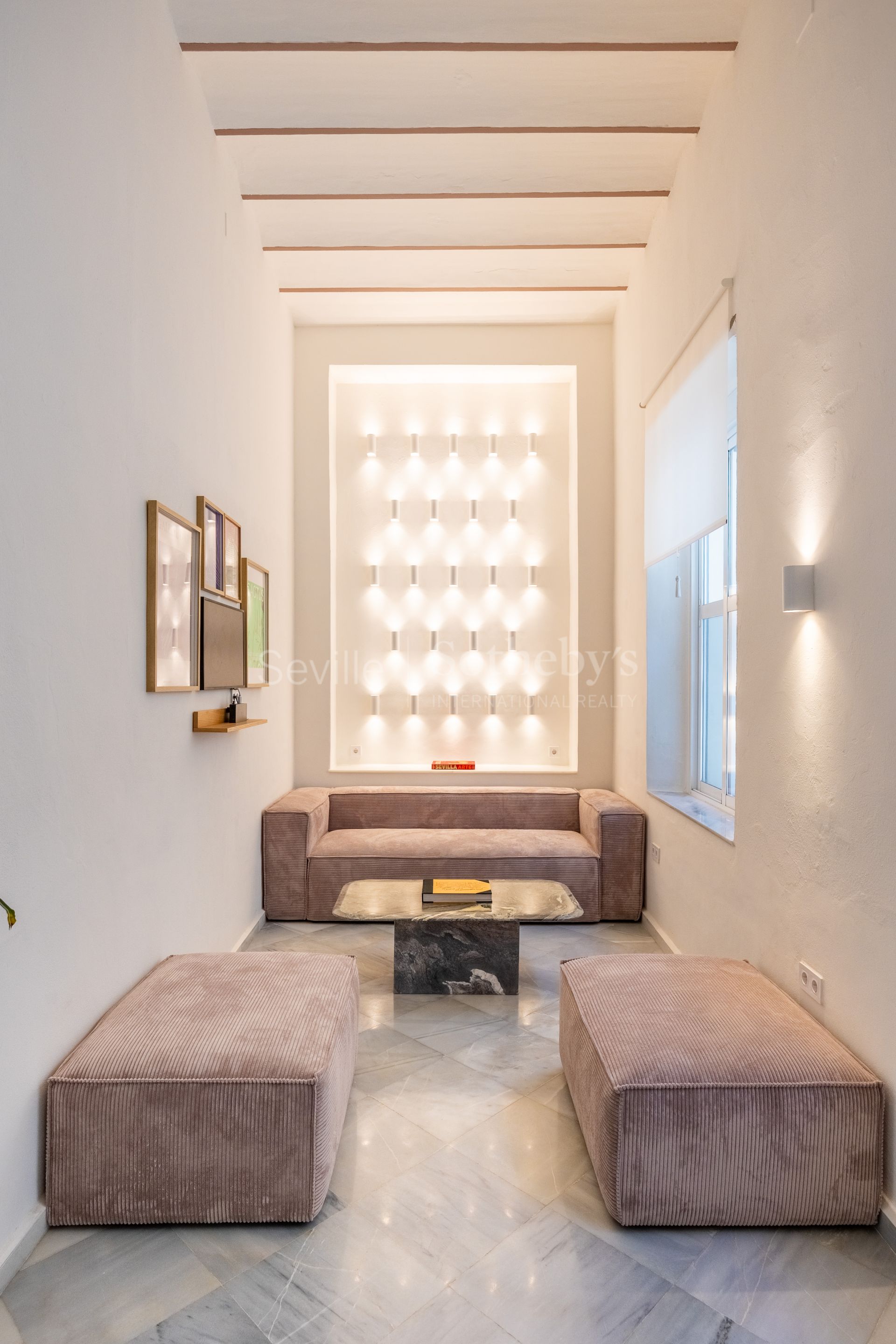 Vivienda singular con terraza y piscina con vistas al Palacio de los Marqueses de la Algaba