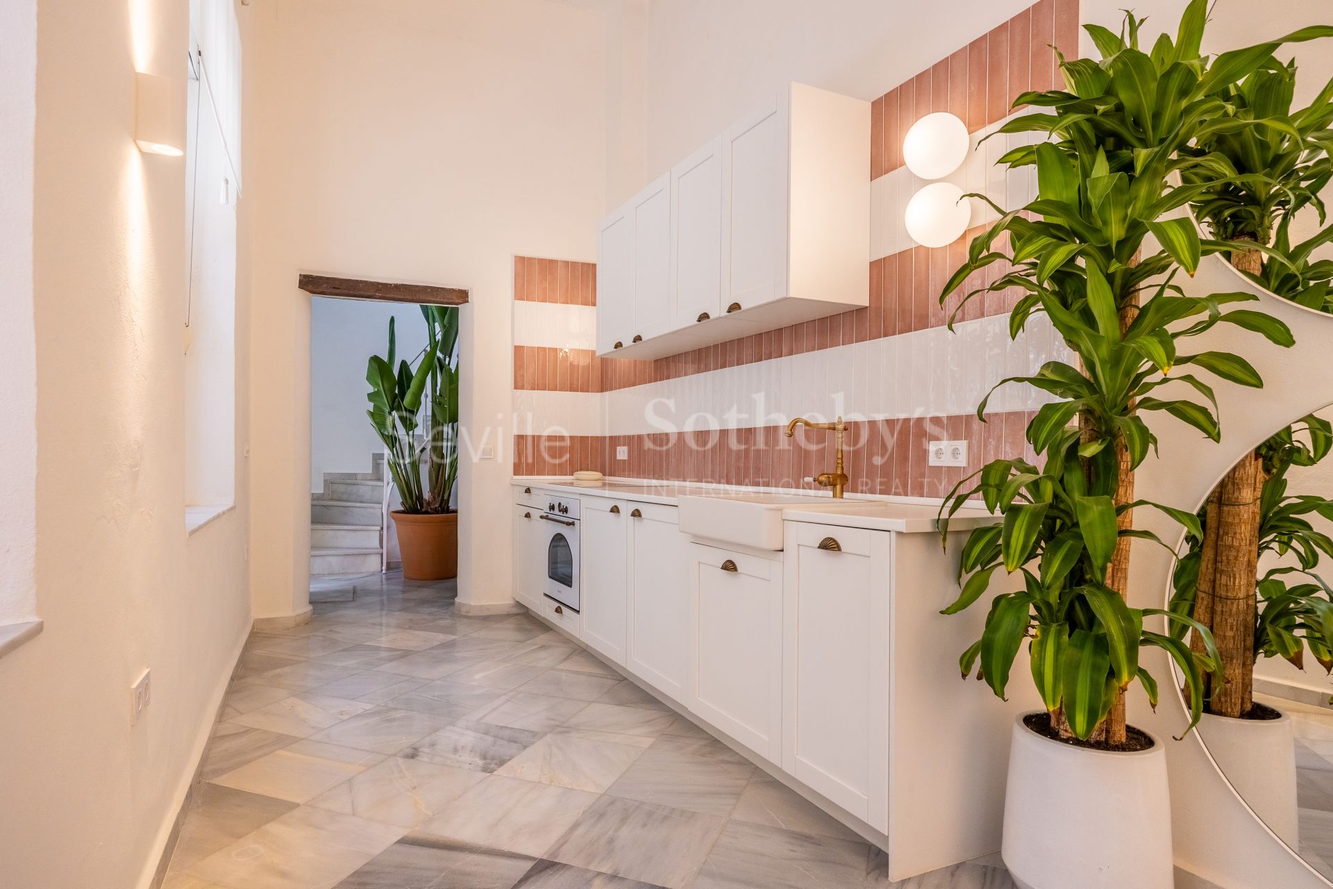 Vivienda singular con terraza y piscina con vistas al Palacio de los Marqueses de la Algaba