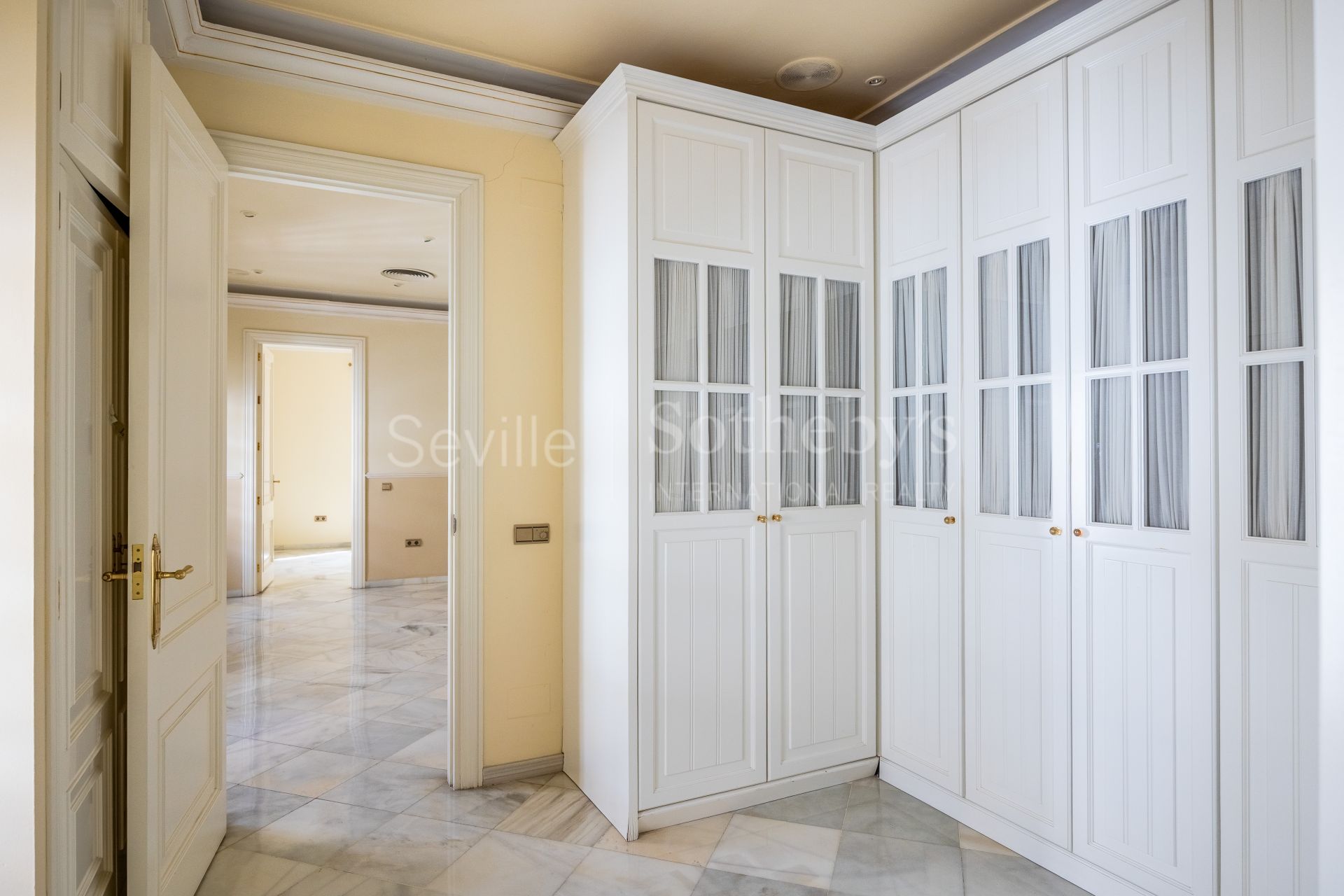 Exclusivo edificio señorial en esquina, situado en pleno casco histórico de Sevilla