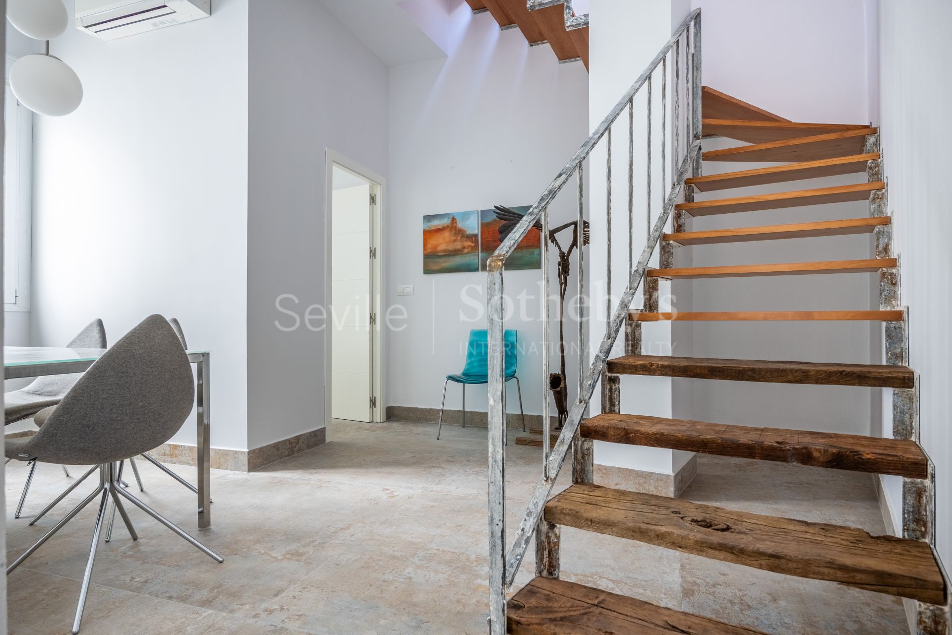 Large renovated duplex penthouse with terraces in La Encarnación