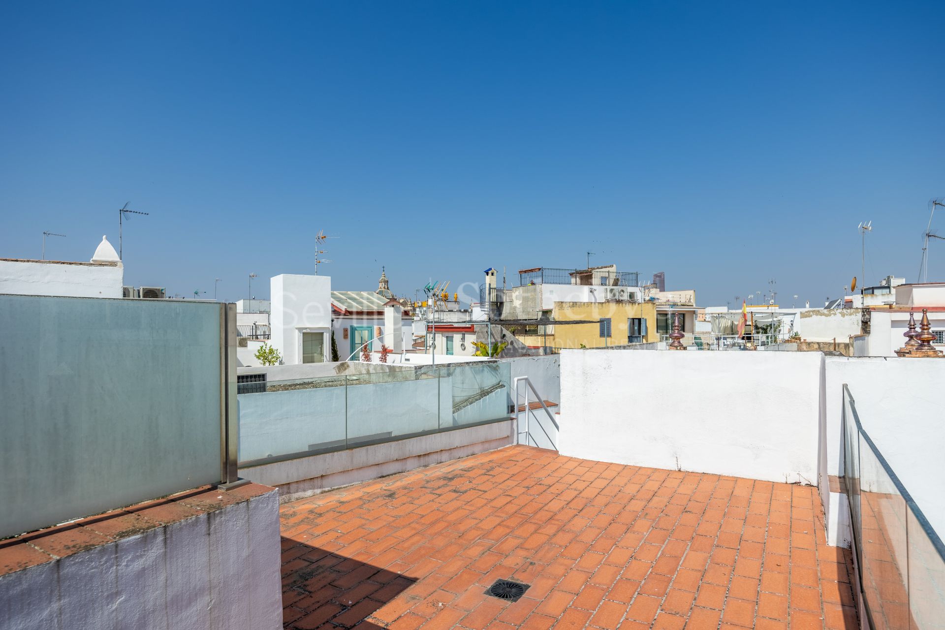 Large renovated duplex penthouse with terraces in La Encarnación