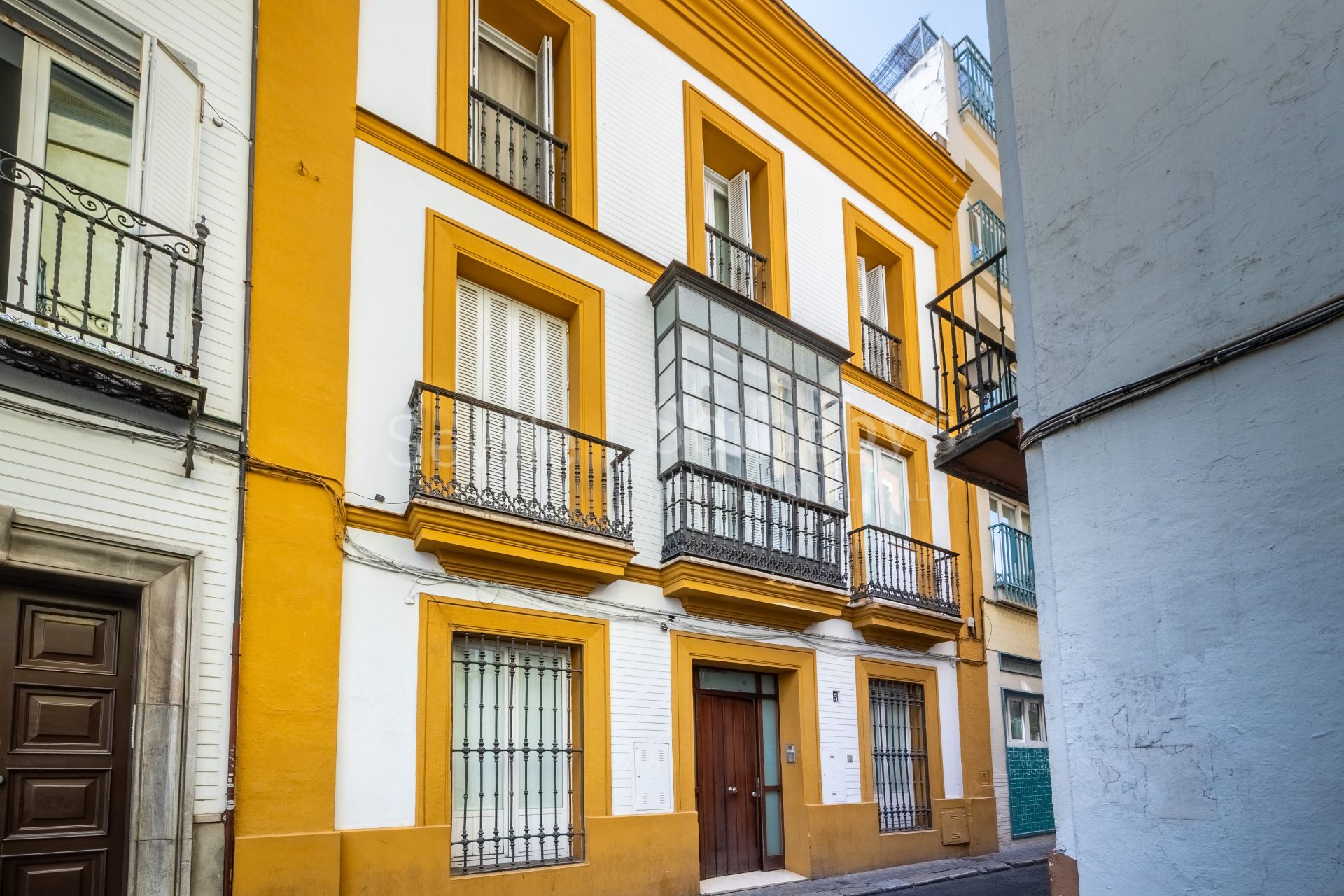 Large renovated duplex penthouse with terraces in La Encarnación