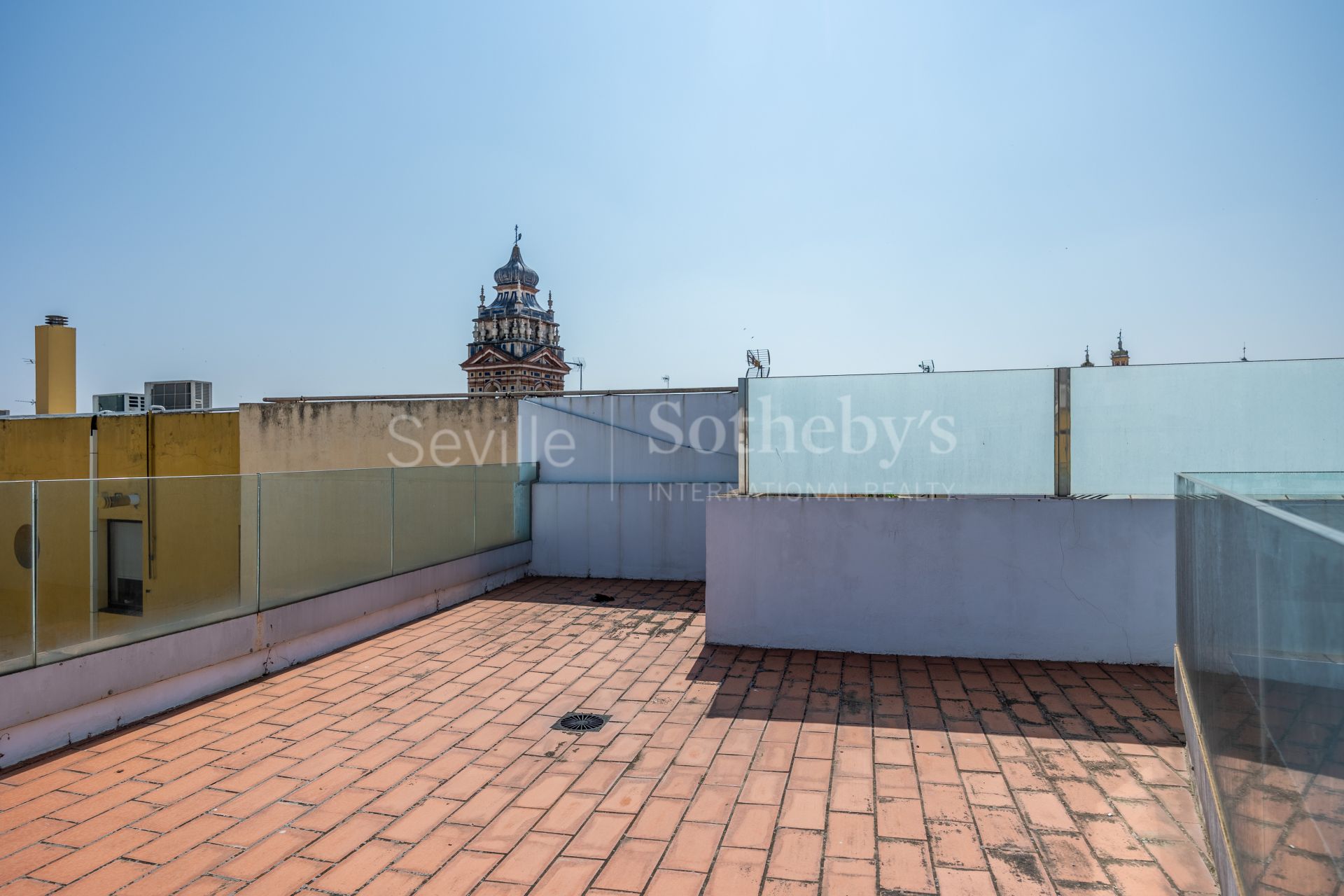 Large renovated duplex penthouse with terraces in La Encarnación