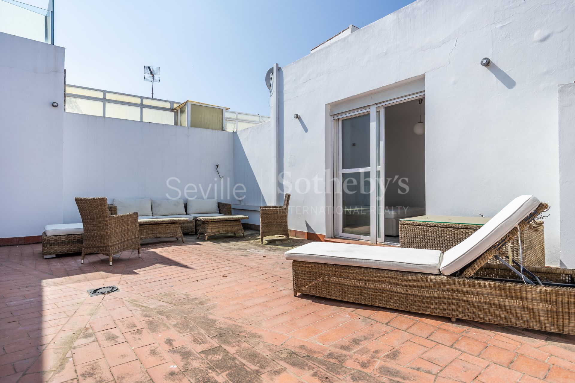 Gran ático dúplex reformado con terrazas en la Encarnación