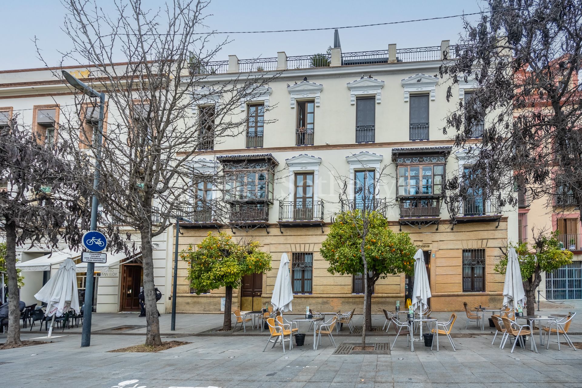 Exclusive duplex penthouse with panoramic terraces and privileged views of Seville