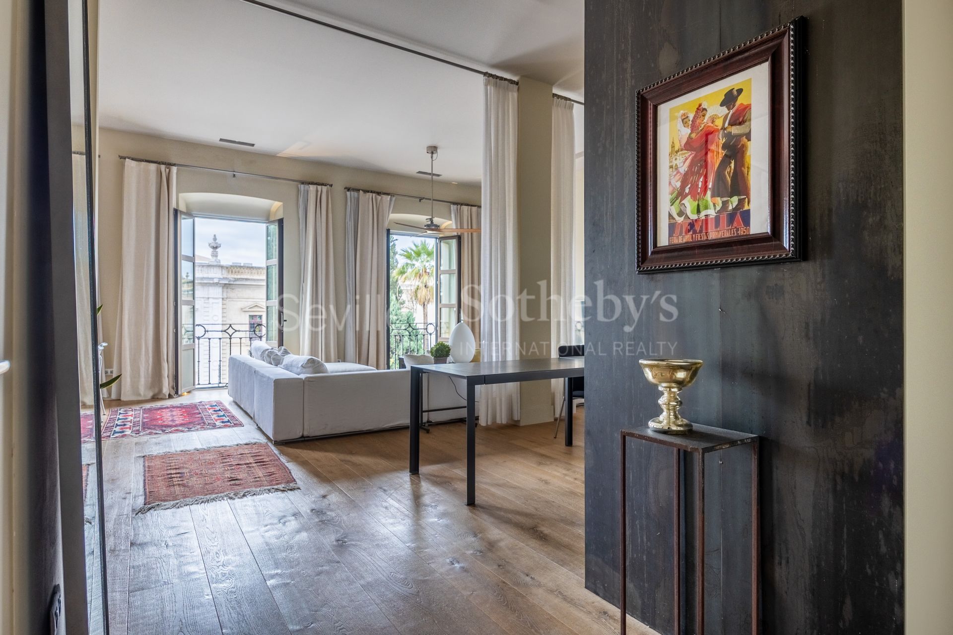 Exclusive duplex penthouse with panoramic terraces and privileged views of Seville