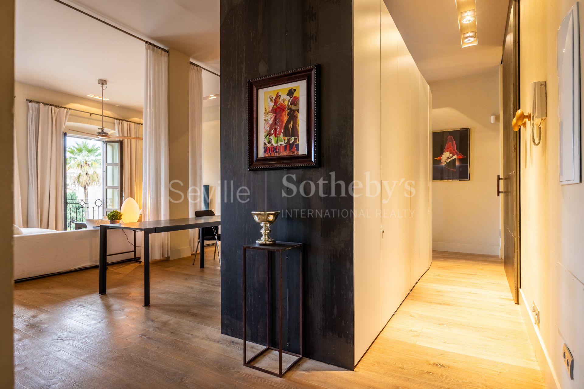 Exclusive duplex penthouse with panoramic terraces and privileged views of Seville