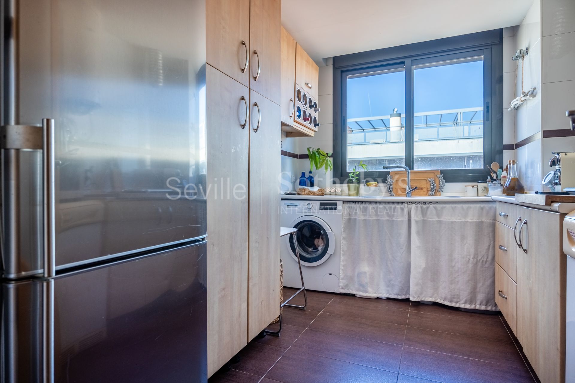 Ático con terraza y piscina privada en Camas