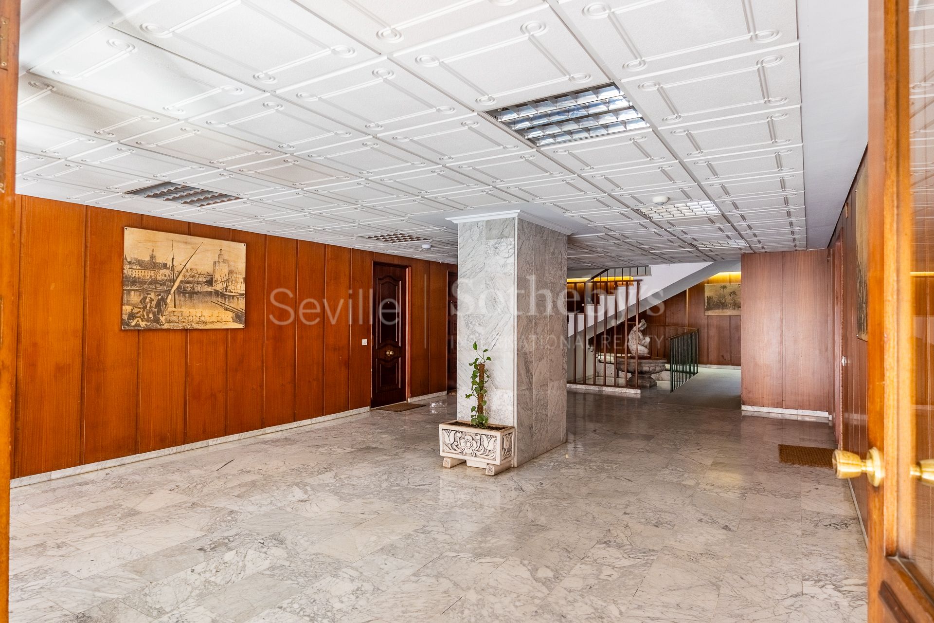 Penthouse with Large Private Terrace in the Heart of Triana