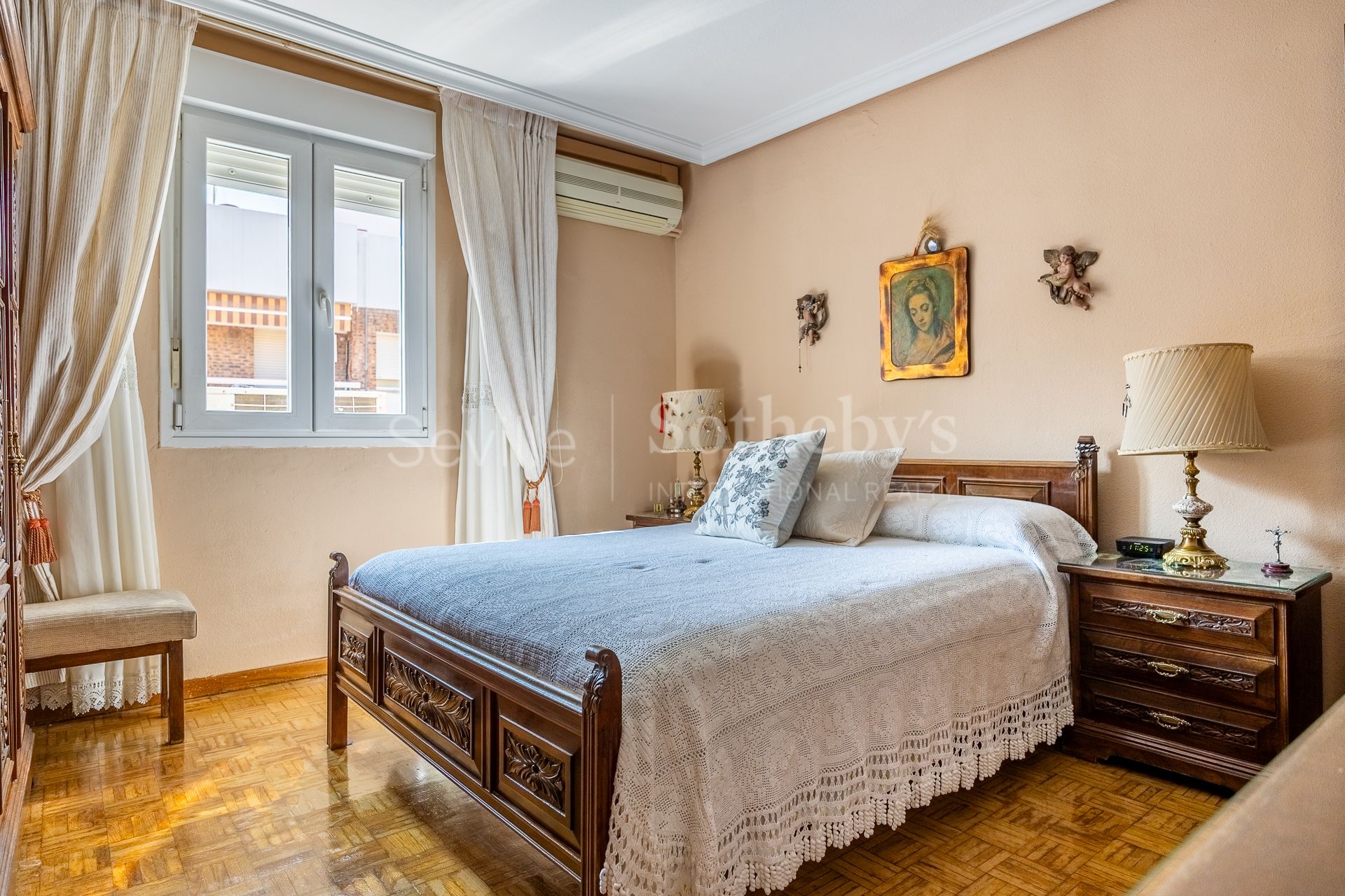 Penthouse with Large Private Terrace in the Heart of Triana