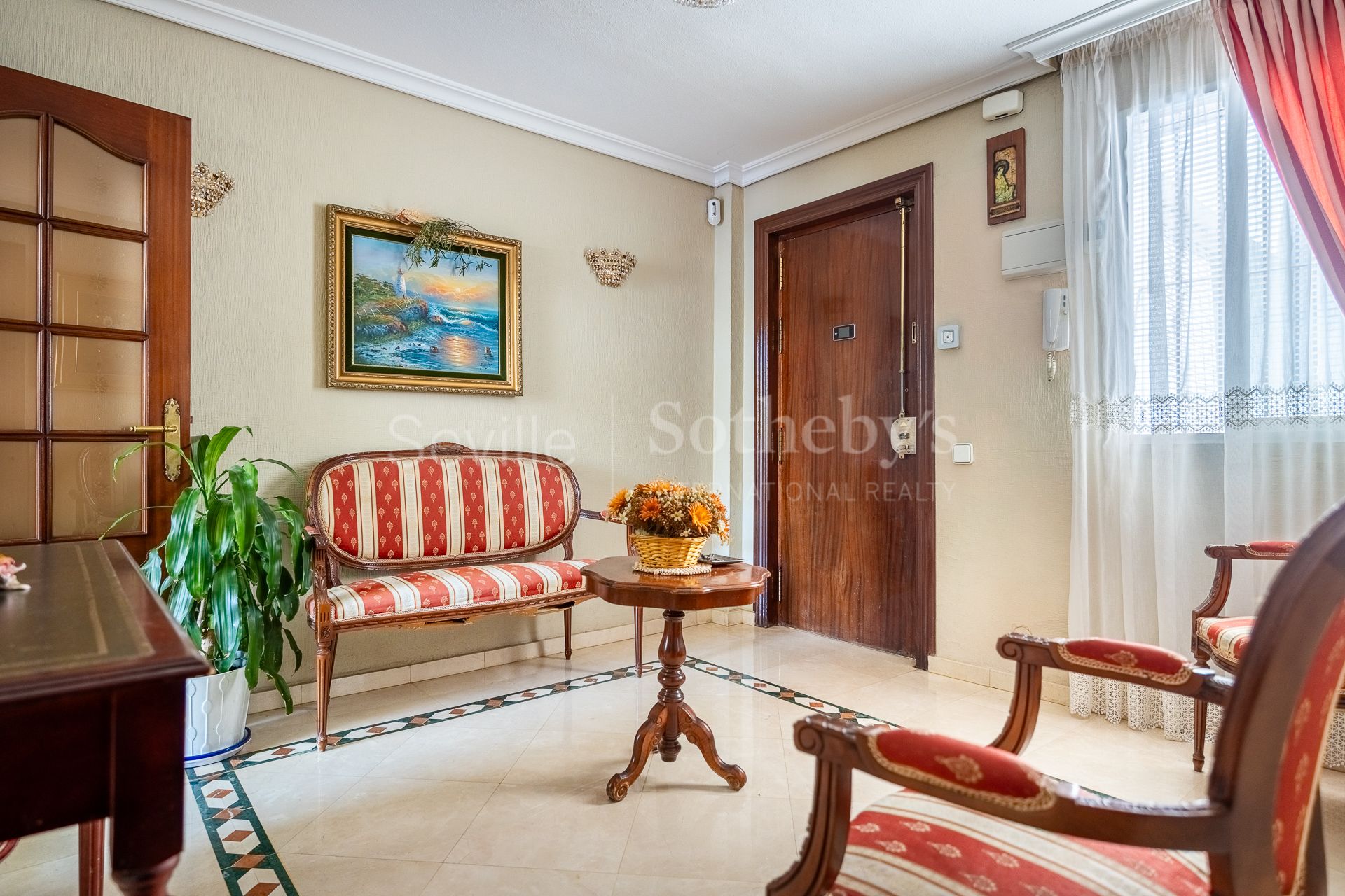 Penthouse with Large Private Terrace in the Heart of Triana