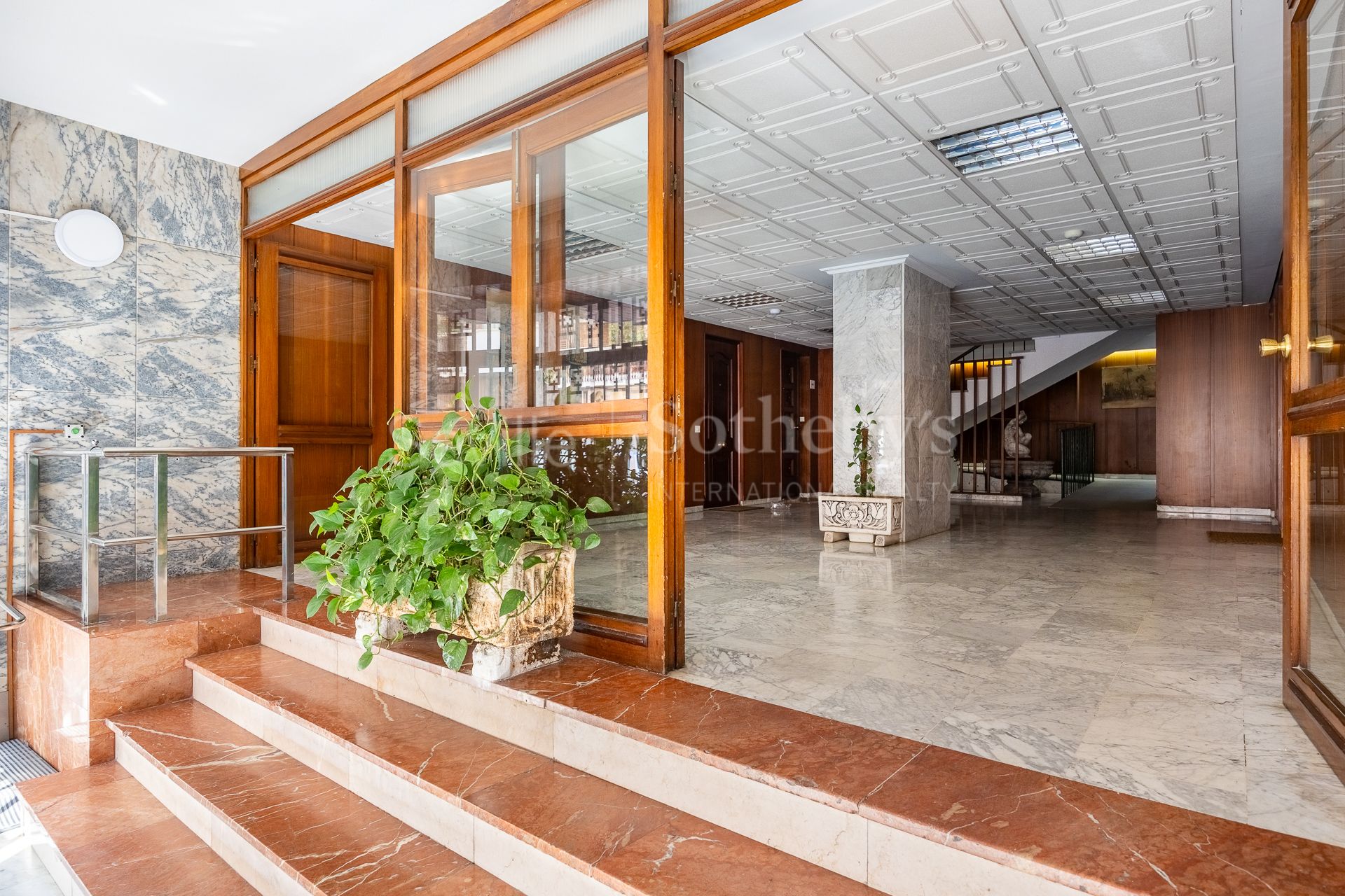 Penthouse with Large Private Terrace in the Heart of Triana