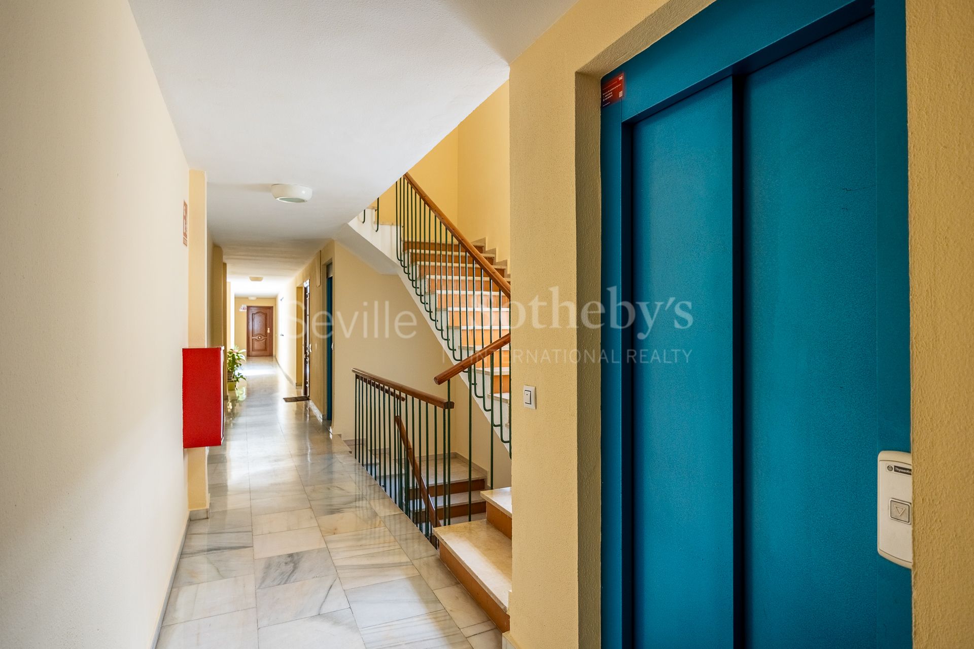 Penthouse with Large Private Terrace in the Heart of Triana