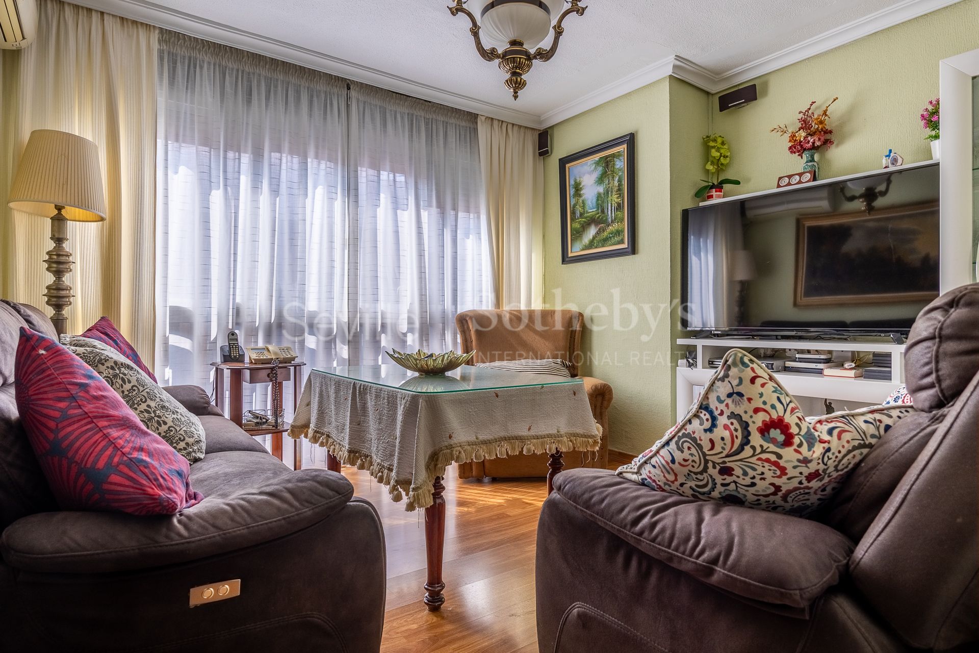 Penthouse with Large Private Terrace in the Heart of Triana