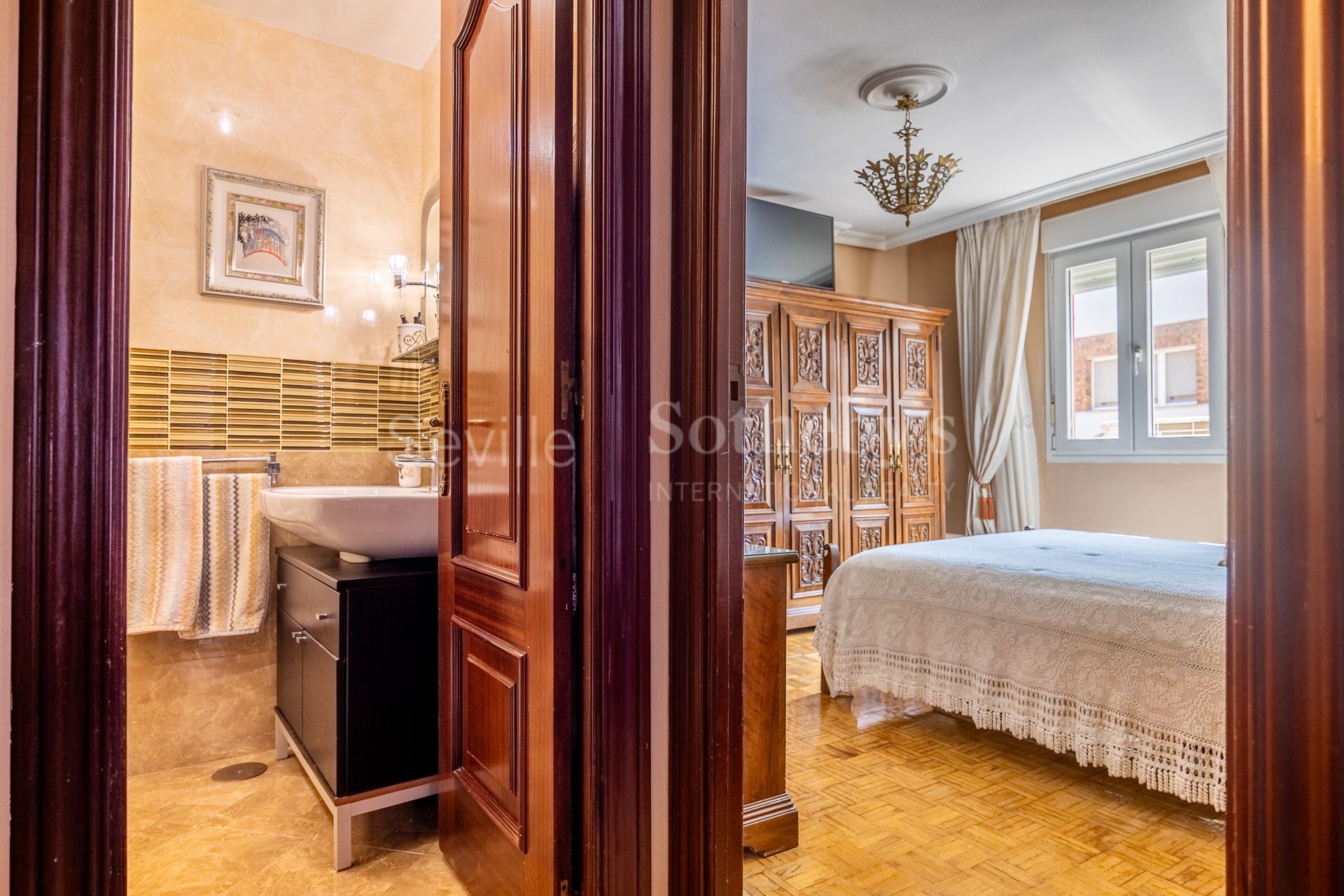 Penthouse with Large Private Terrace in the Heart of Triana