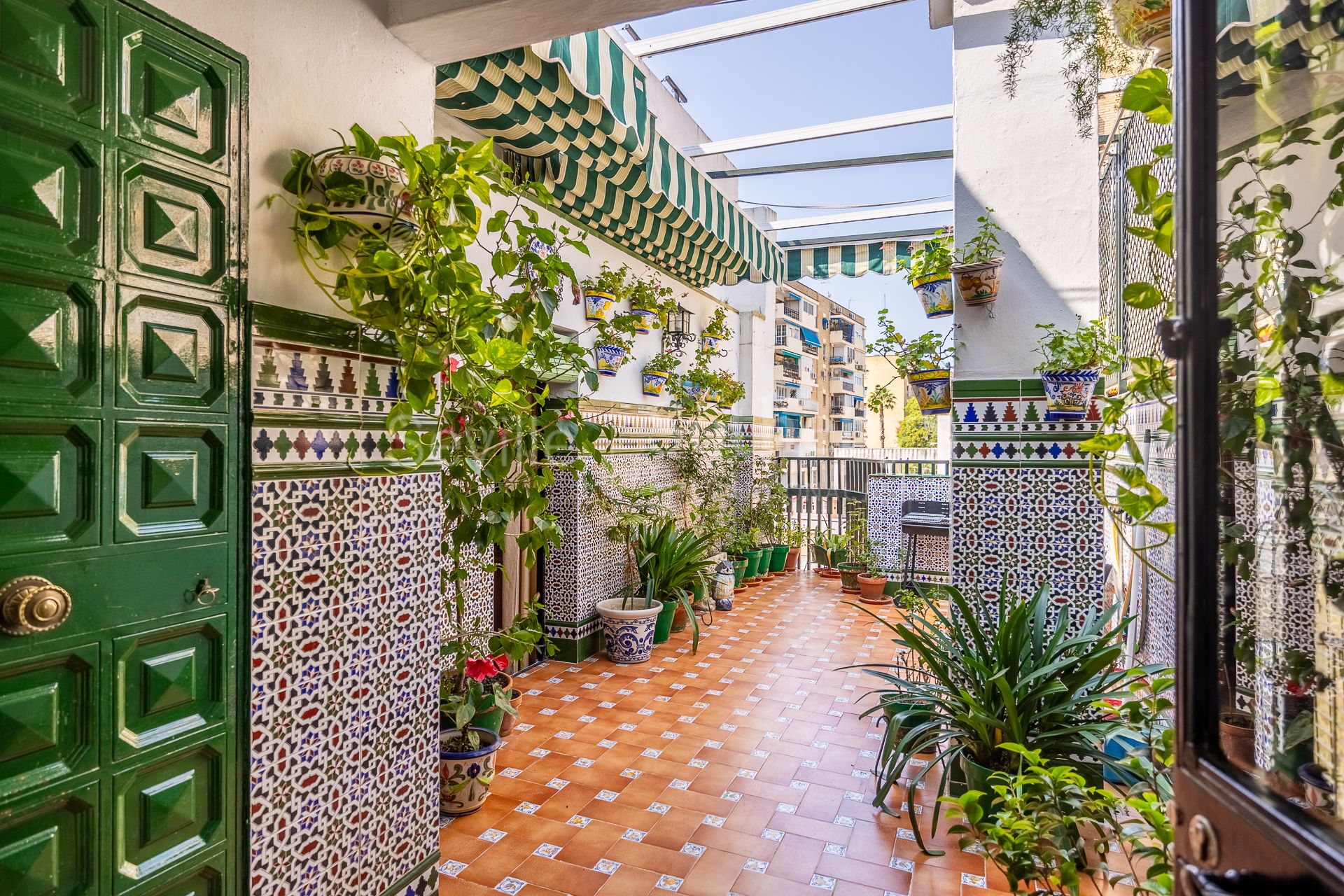 Penthouse with Large Private Terrace in the Heart of Triana
