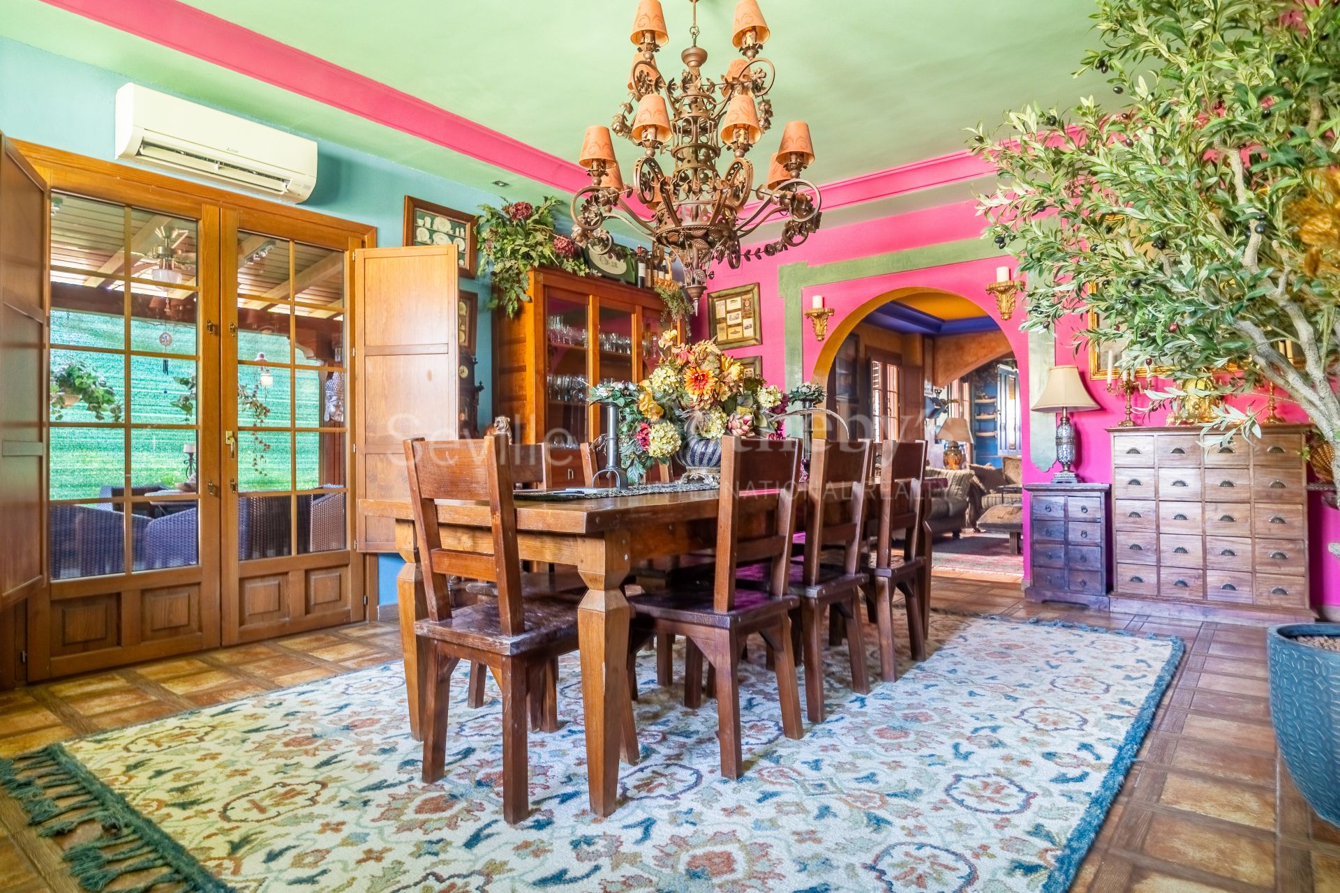 Chalet independiente con terraza, piscina y zona de ocio en El Zaudín