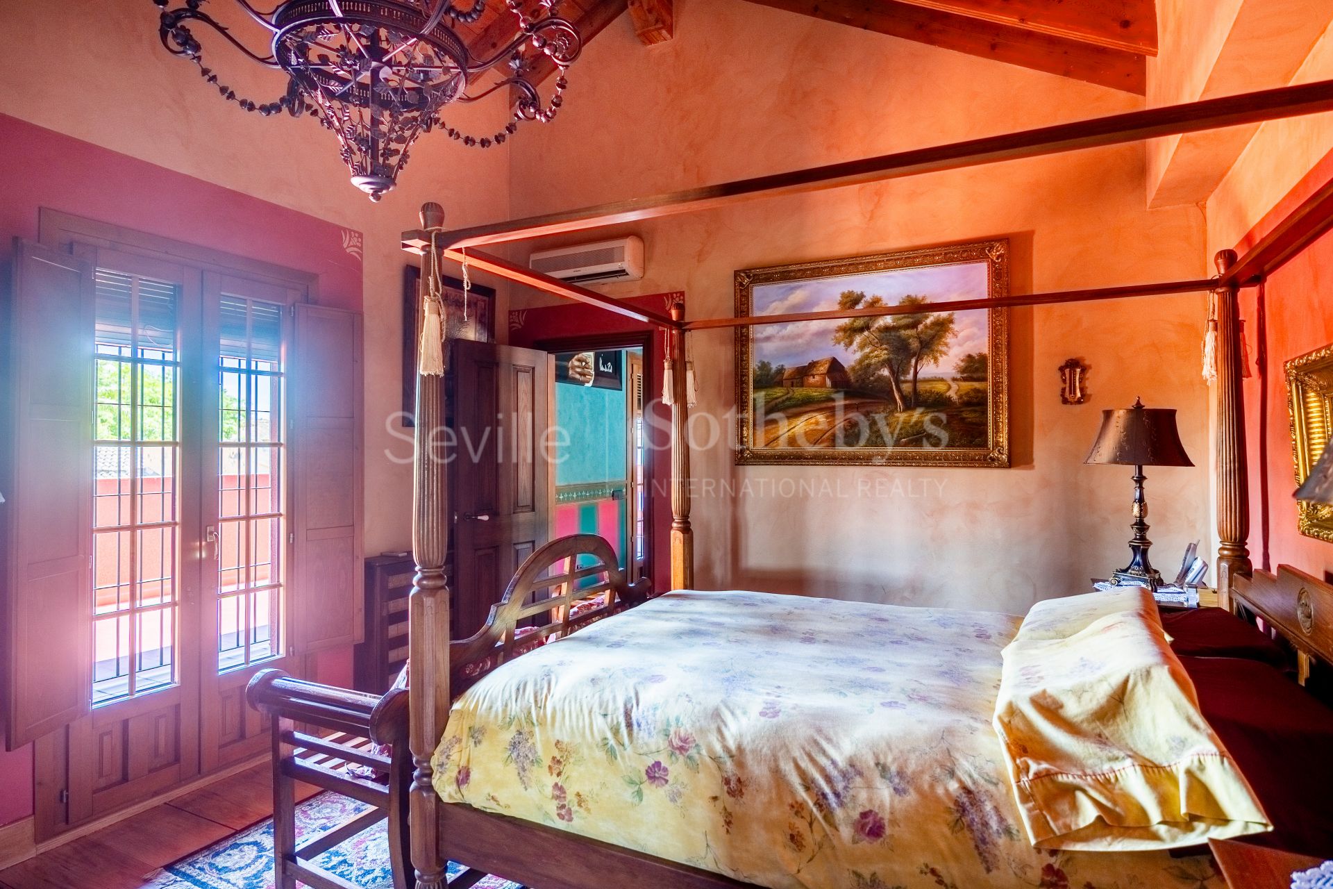 Chalet independiente con terraza, piscina y zona de ocio en El Zaudín