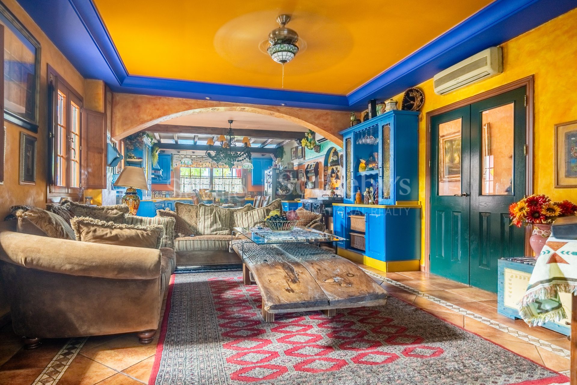 Chalet independiente con terraza, piscina y zona de ocio en El Zaudín