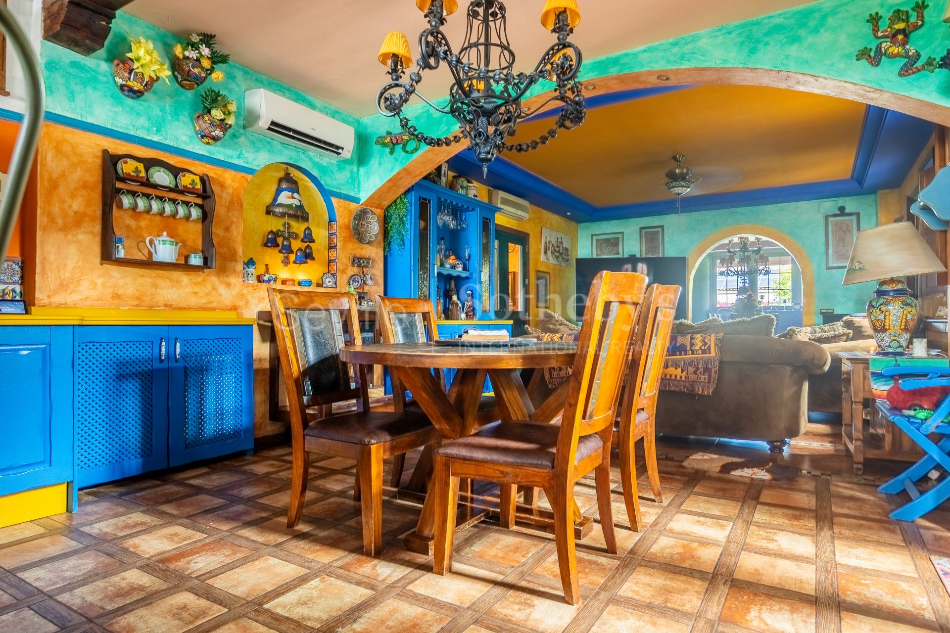 Chalet independiente con terraza, piscina y zona de ocio en El Zaudín