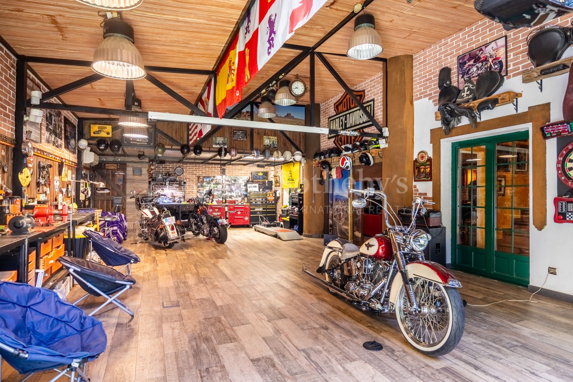 Chalet independiente con terraza, piscina y zona de ocio en El Zaudín