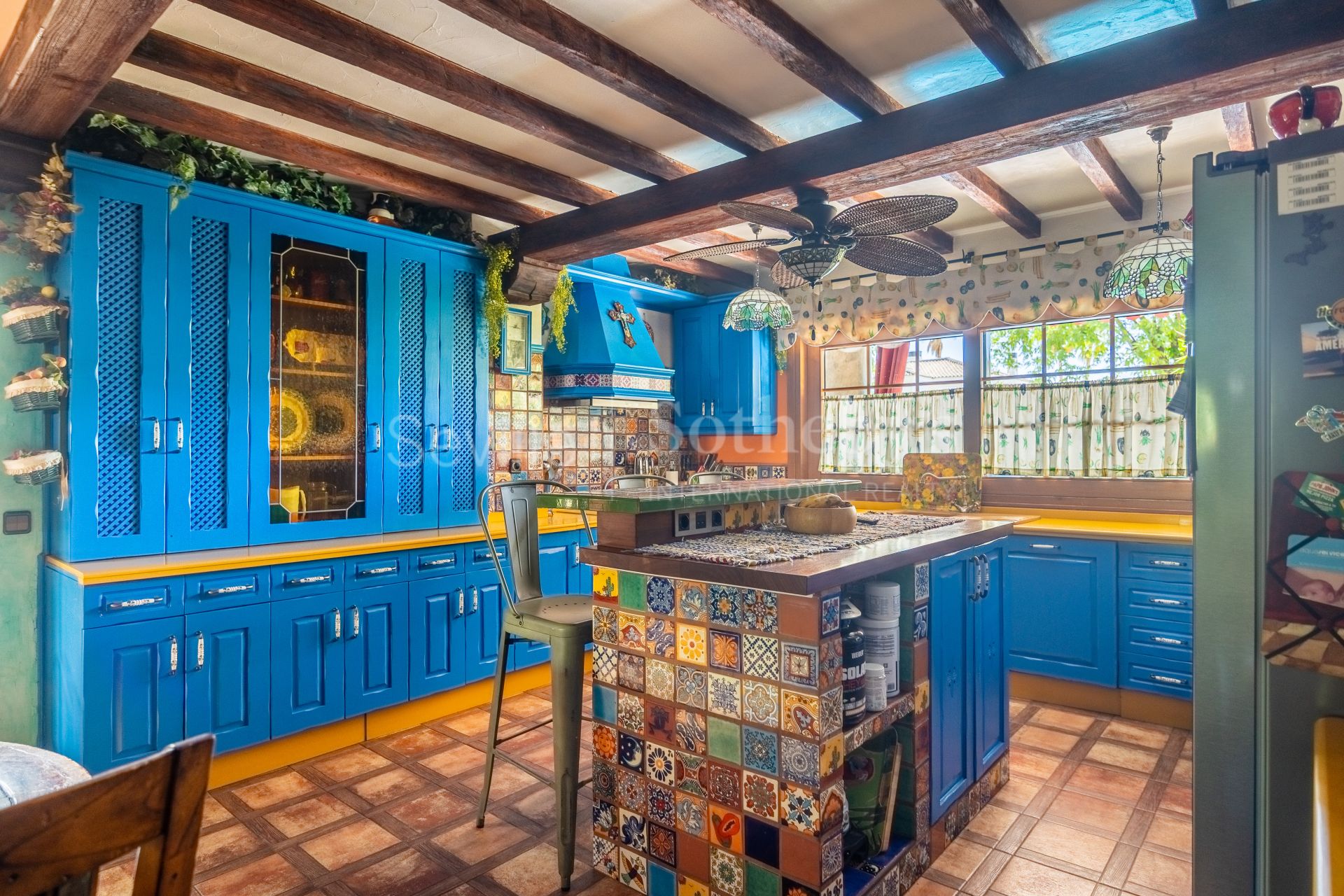 Chalet independiente con terraza, piscina y zona de ocio en El Zaudín