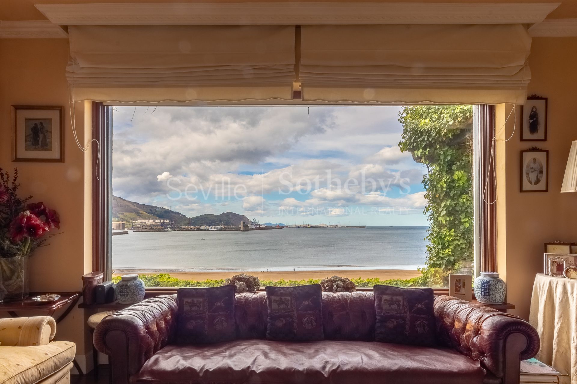 Stately residence on Ereaga Beach with panoramic sea views