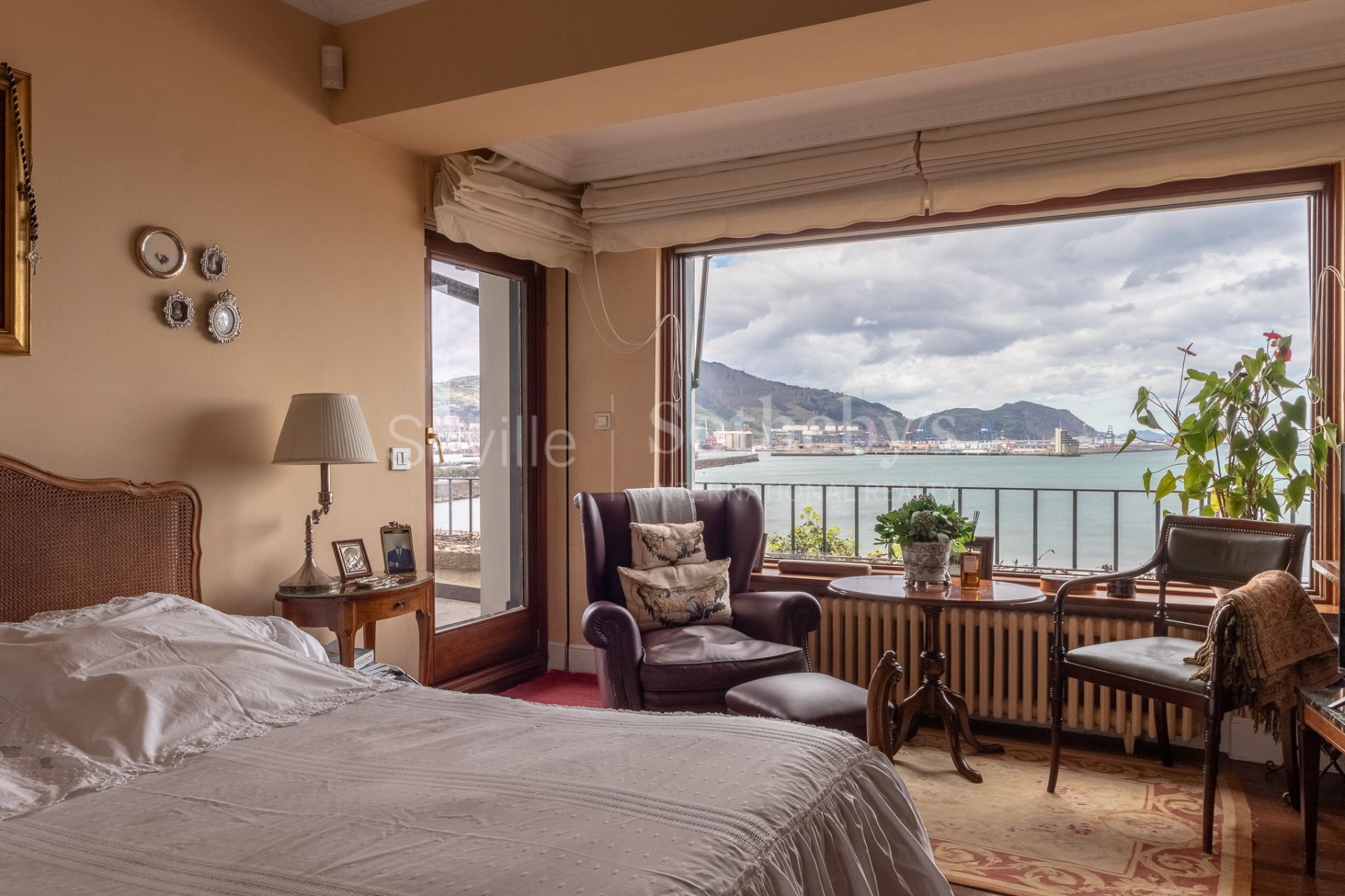 Stately residence on Ereaga Beach with panoramic sea views